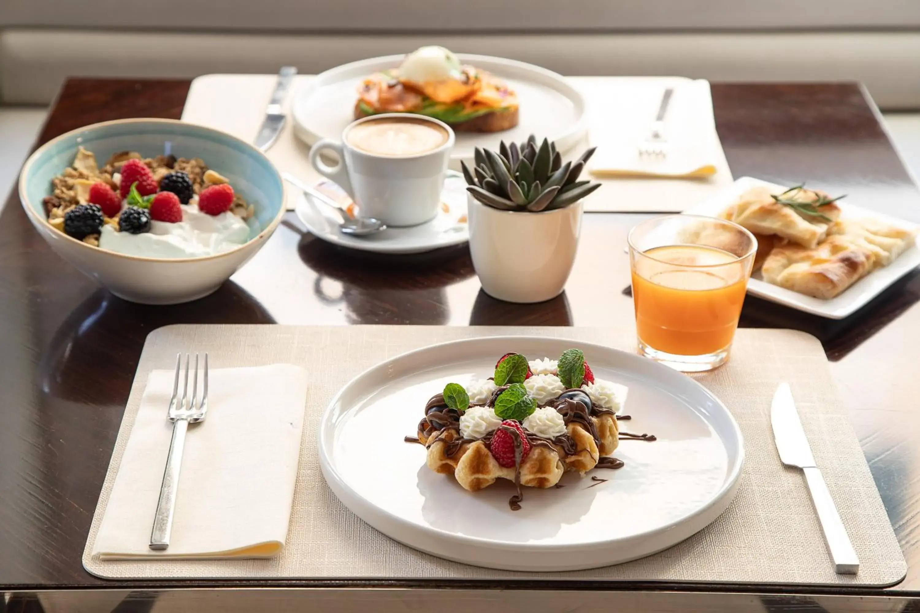 Food and drinks in Meliá Genova Food and drinks in Meliá Genova