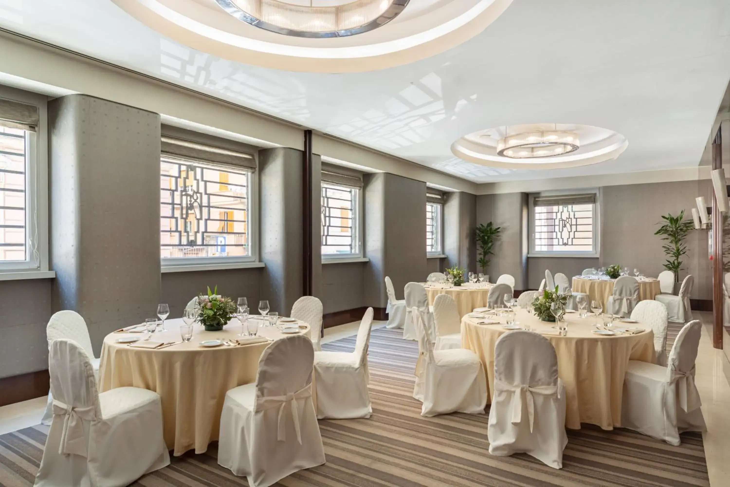 Restaurant/places to eat in Meliá Genova Restaurant/places to eat in Meliá Genova