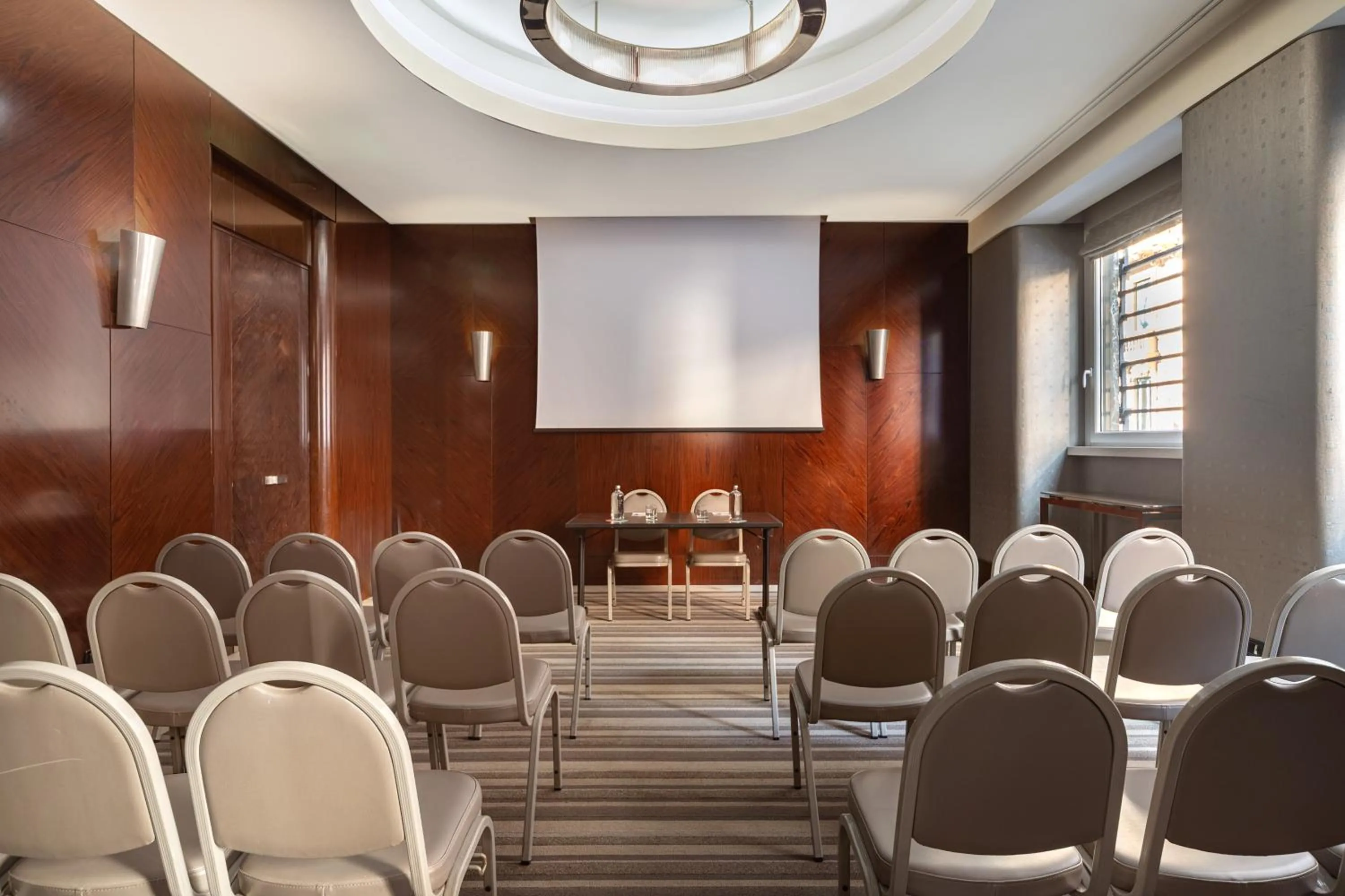 Meeting/conference room in Meliá Genova