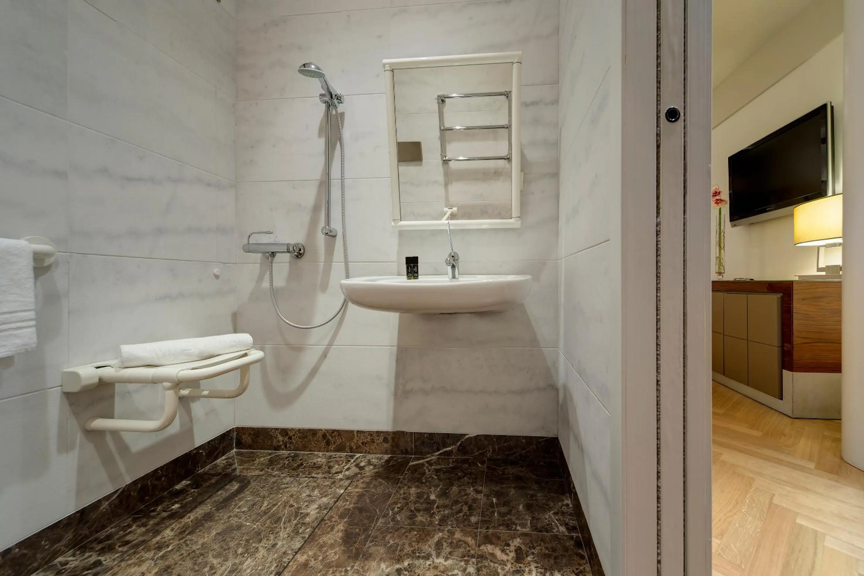 Facility for disabled guests in Meliá Genova