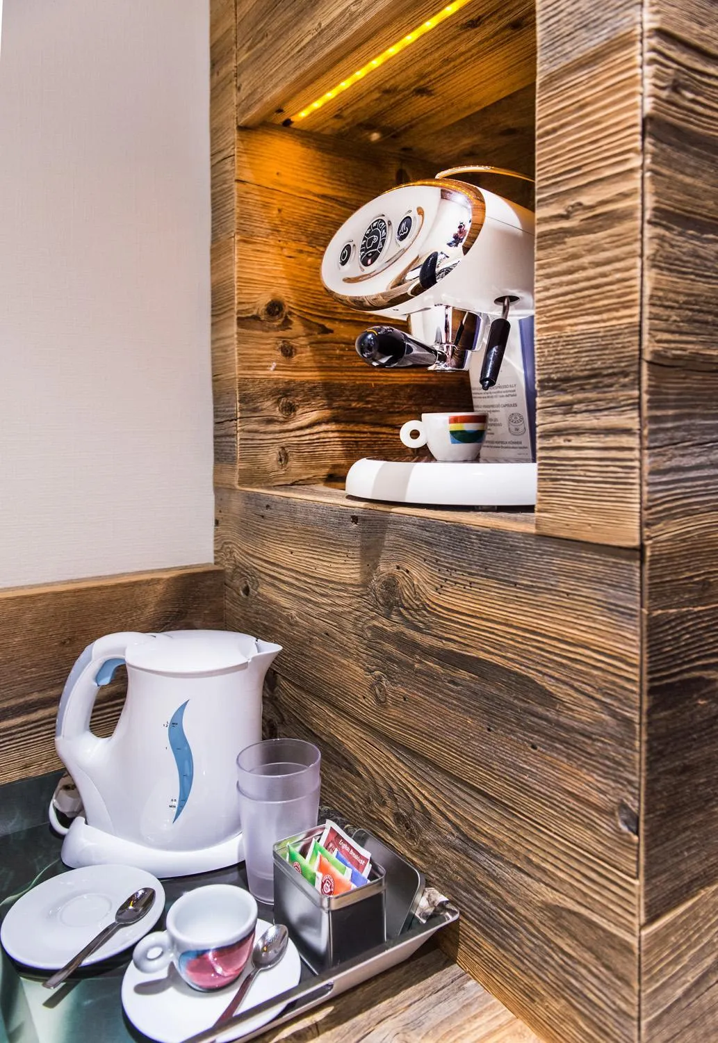 Coffee/tea facilities in Alp Wellness Sport Hotel Panorama