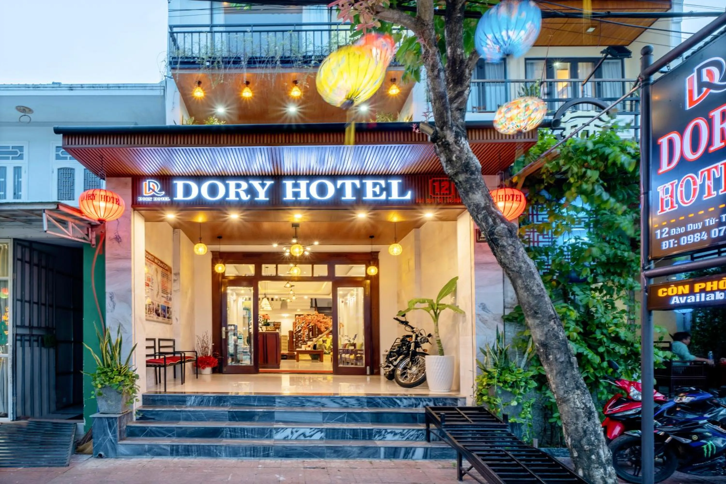 Facade/entrance in 1 Stop Dory Hotel