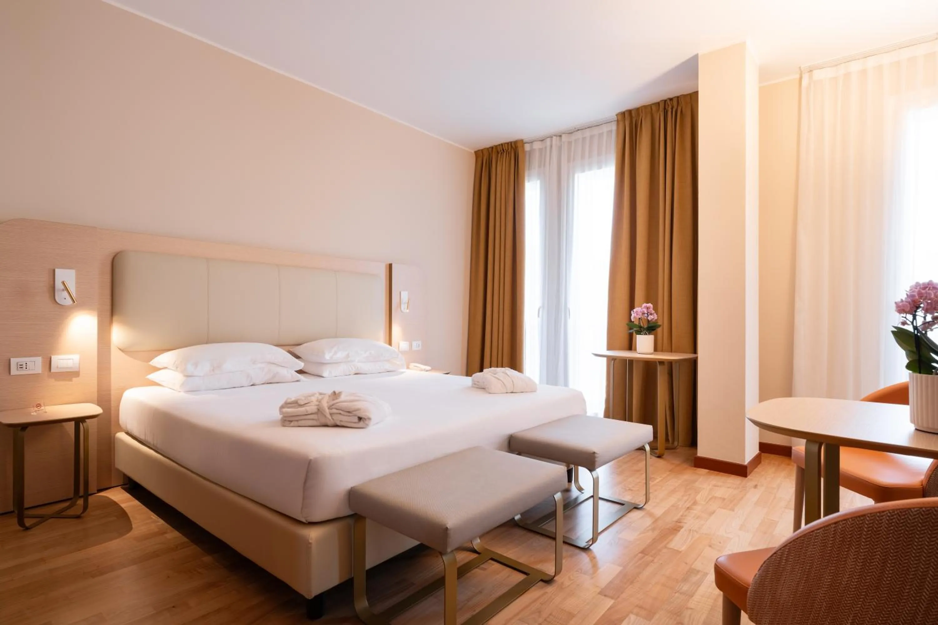 Photo of the whole room, Bed in Hotel Raffaello