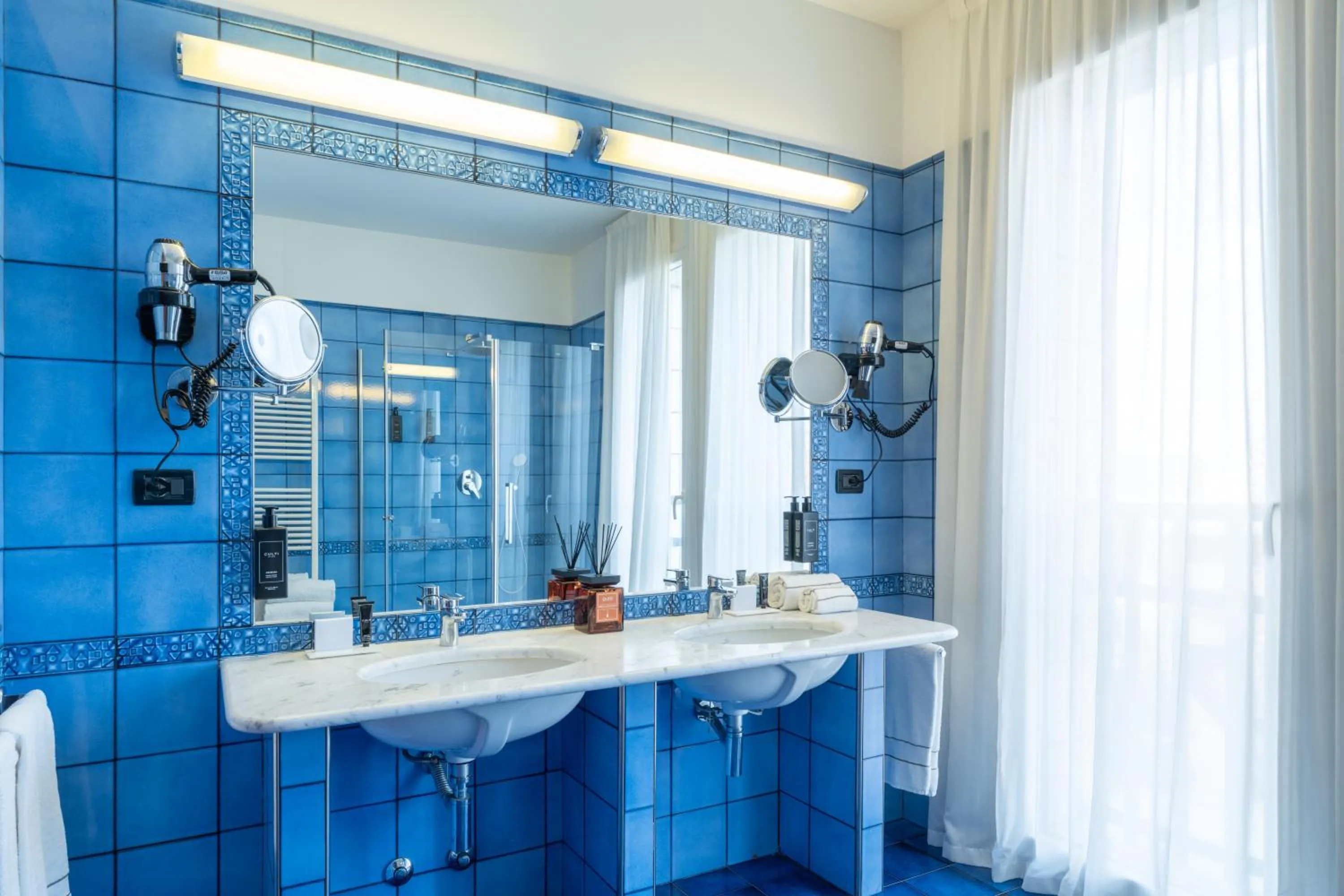 Shower in Hotel Raffaello