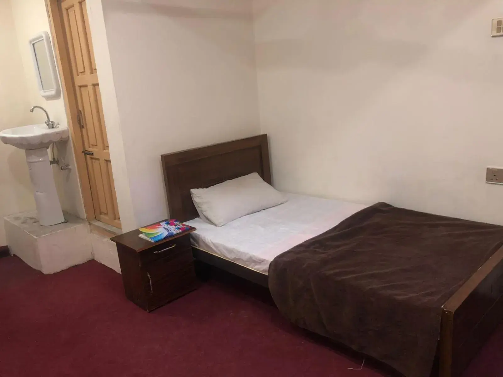 Single Room in Highlander inn Skardu Single Room in Highlander inn Skardu