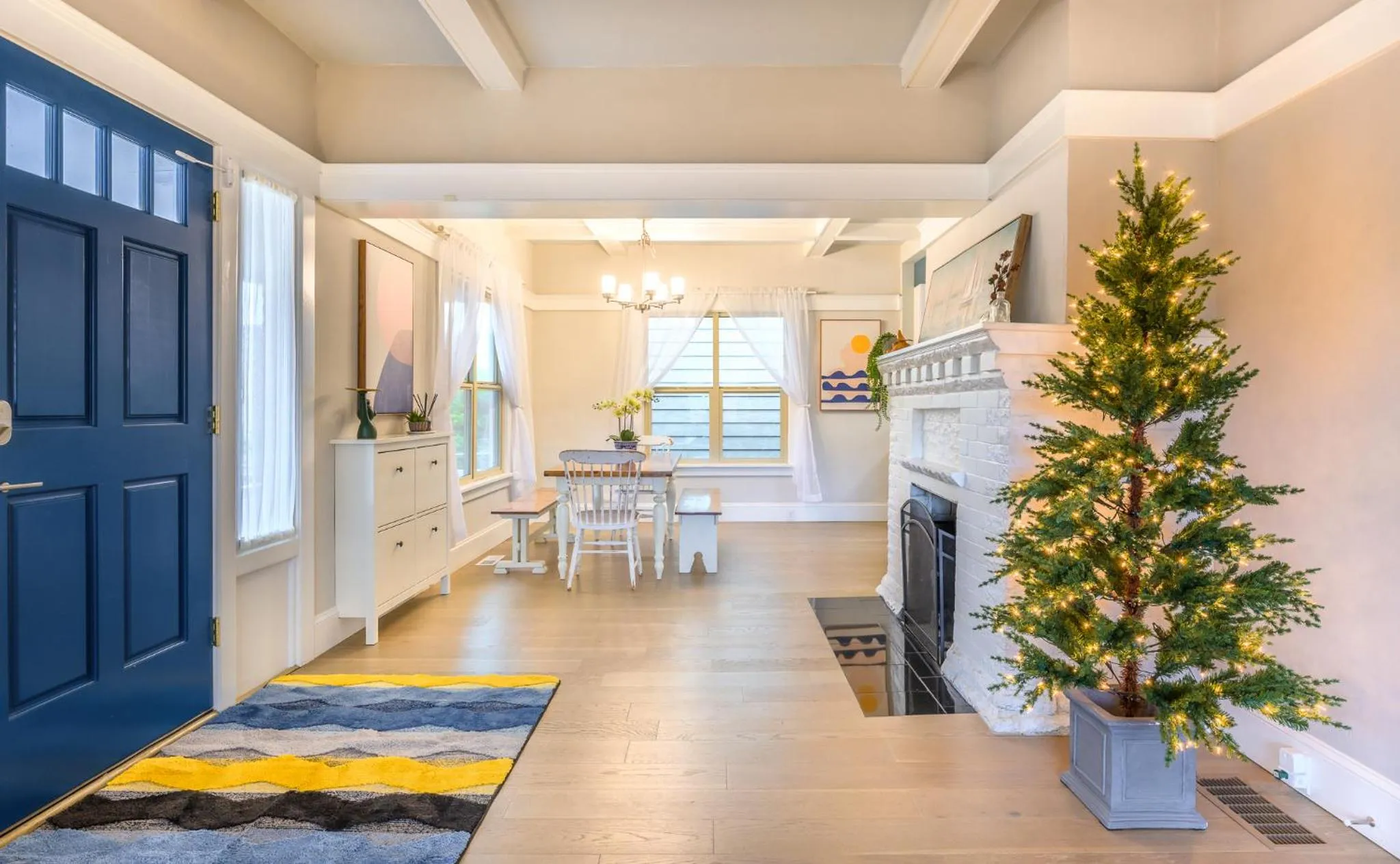 Facade/entrance in Upgraded Home with 5 BR 4 Bath 4 FREE gated parking space, Family,EV,RV friendly