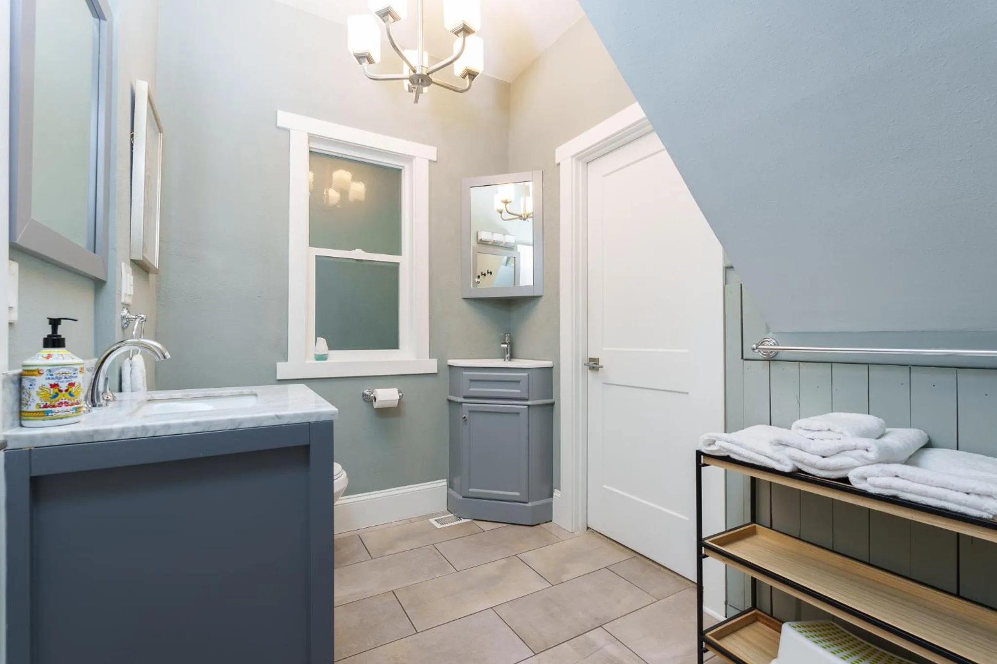 Bathroom in Upgraded Home with 5 BR 4 Bath 4 FREE gated parking space, Family,EV,RV friendly