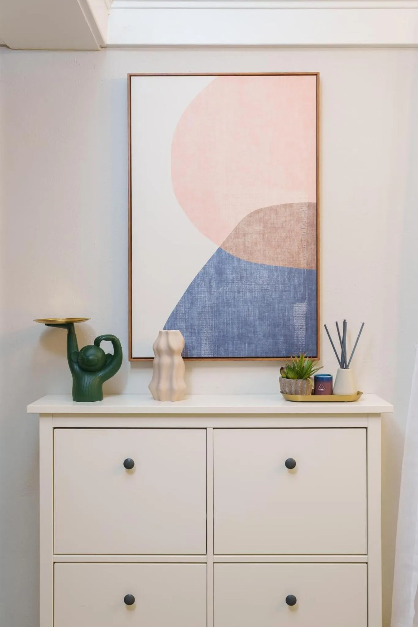 Decorative detail in Upgraded Home with 5 BR 4 Bath 4 FREE gated parking space, Family,EV,RV friendly