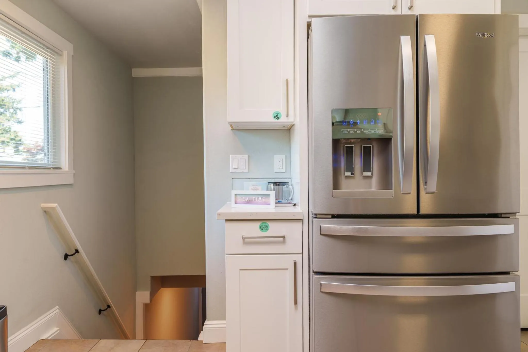 Kitchen or kitchenette in Upgraded Home with 5 BR 4 Bath 4 FREE gated parking space, Family,EV,RV friendly