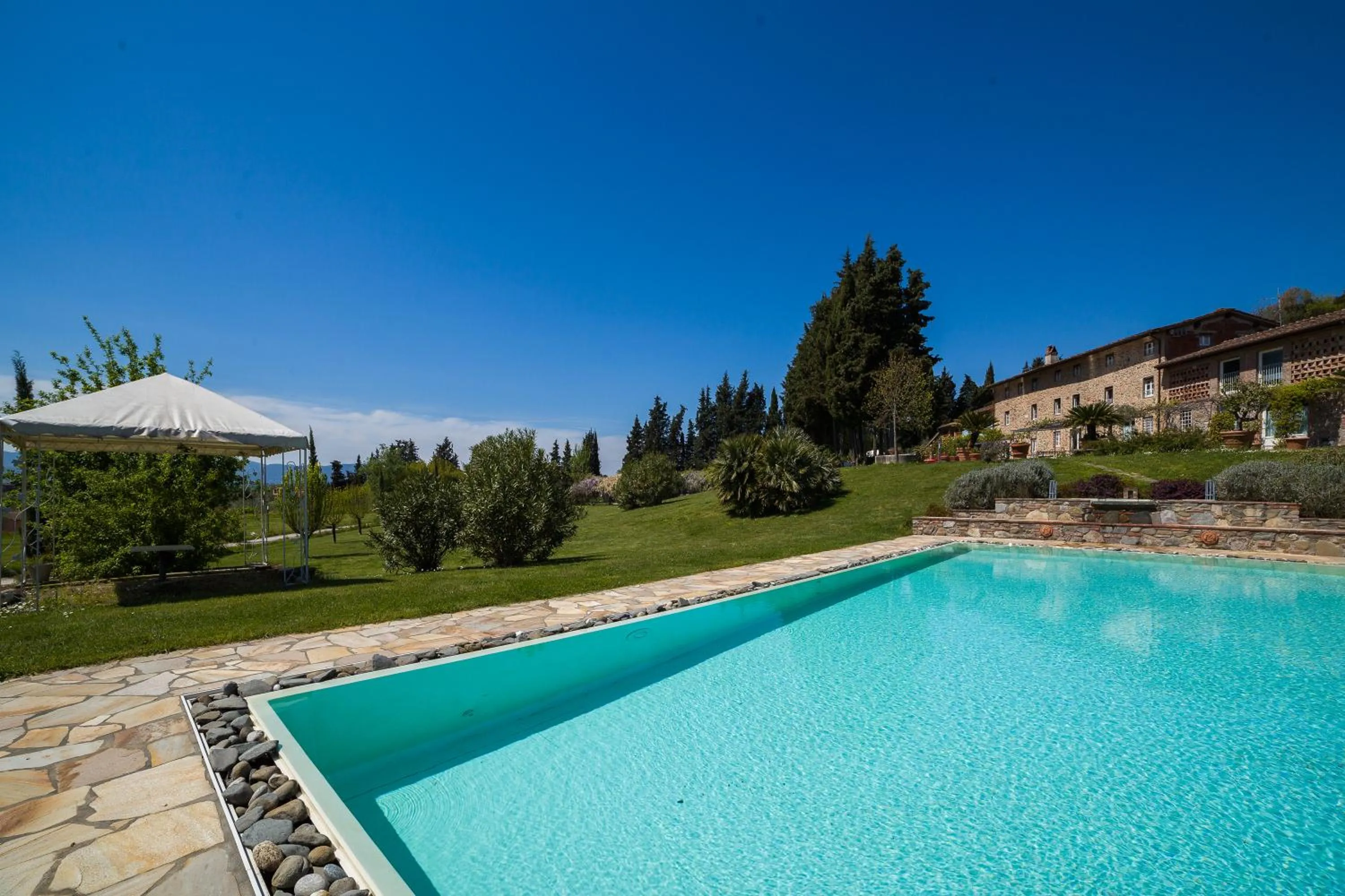 Pool view in Relais Del Lago