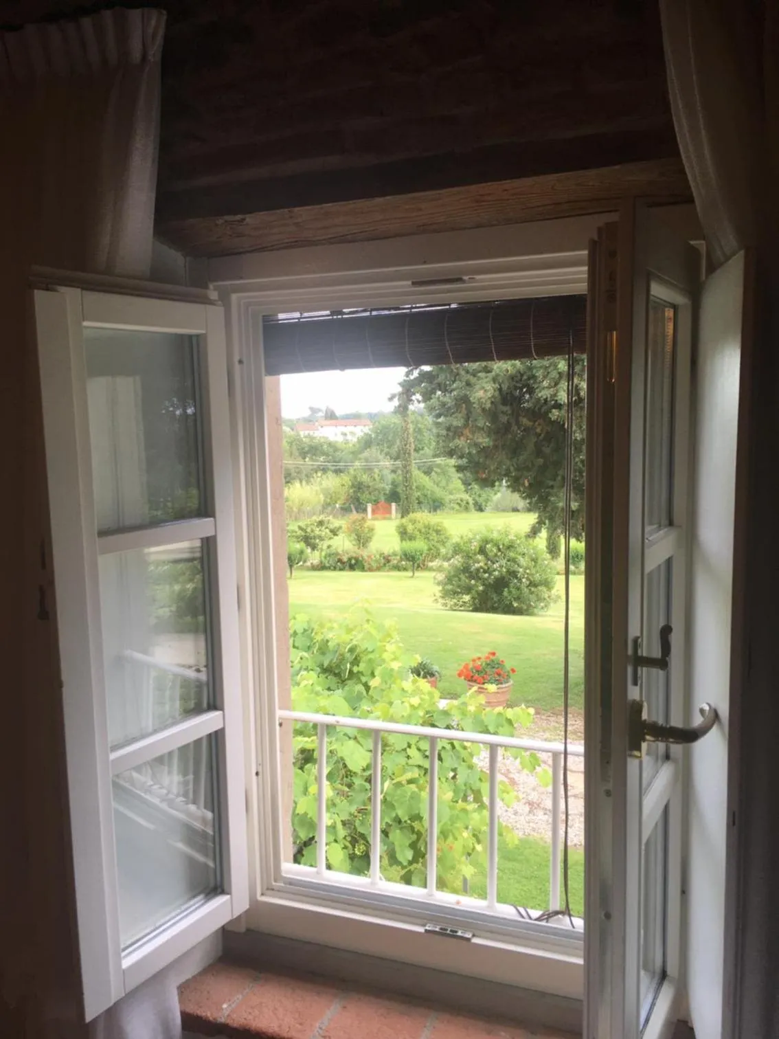 Garden view in Relais Del Lago