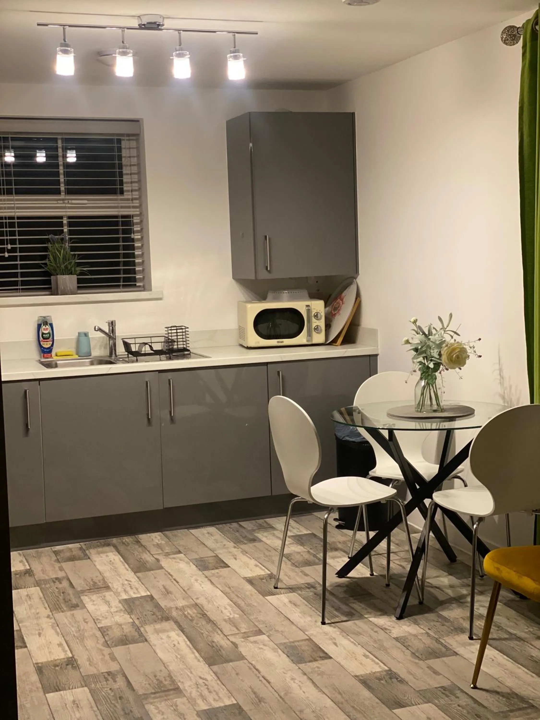 Peterborough City Center Near Healthcare Center One Bed apartment With Free Private Parking Contractors Locum Staff welcome