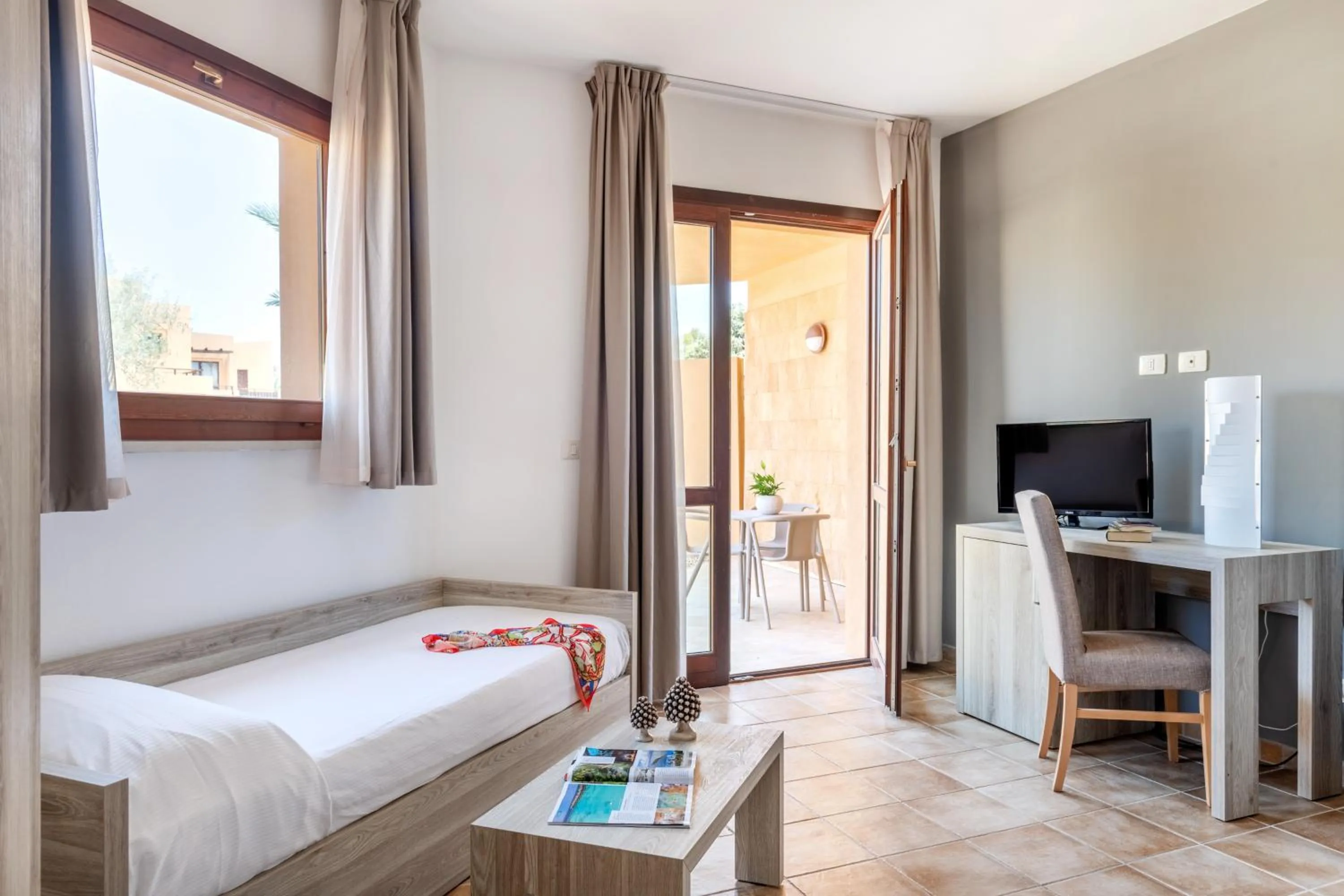 Bedroom, Bed in VOI Arenella Resort