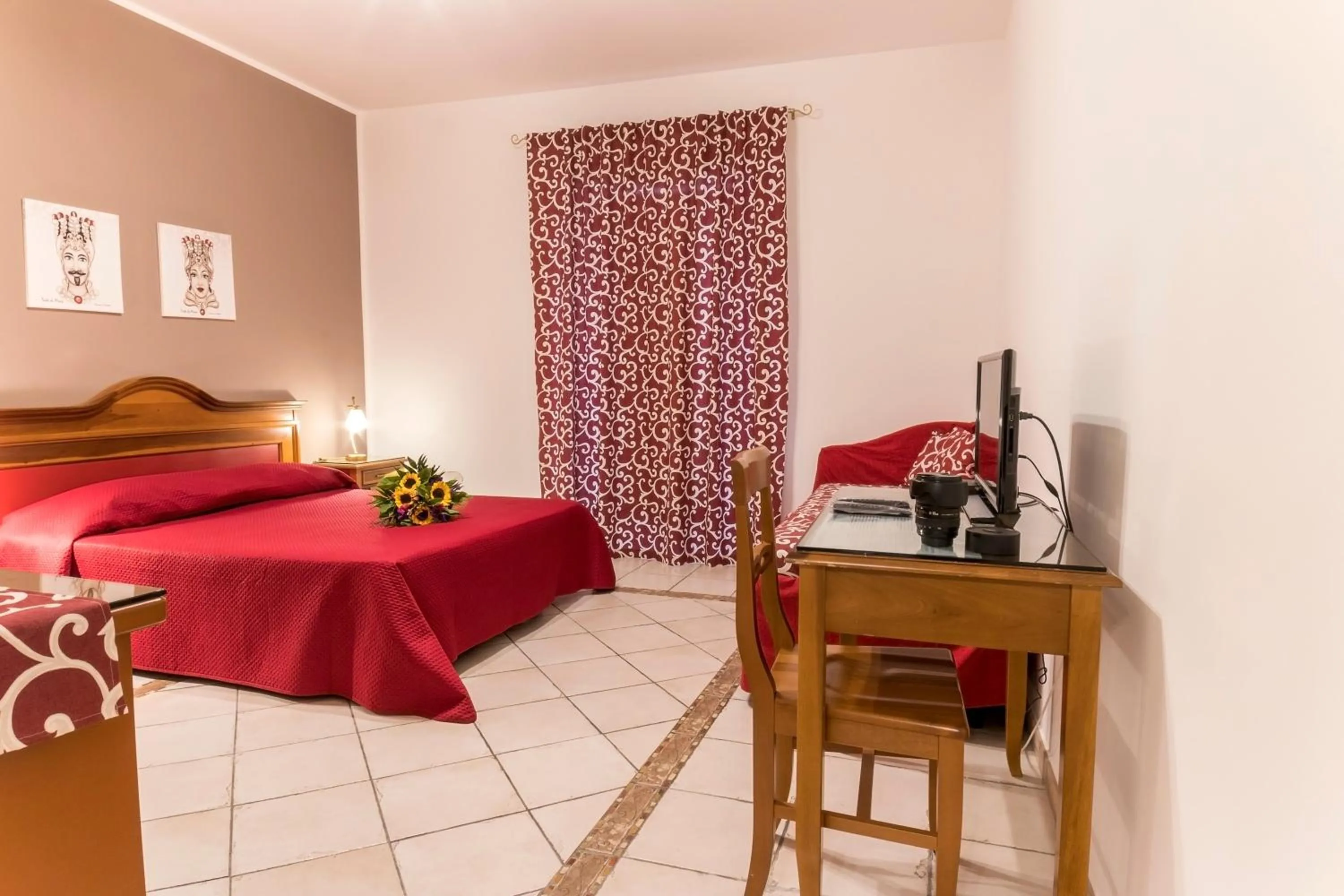 TV and multimedia, Bed in Residence Alberghiero Eolie