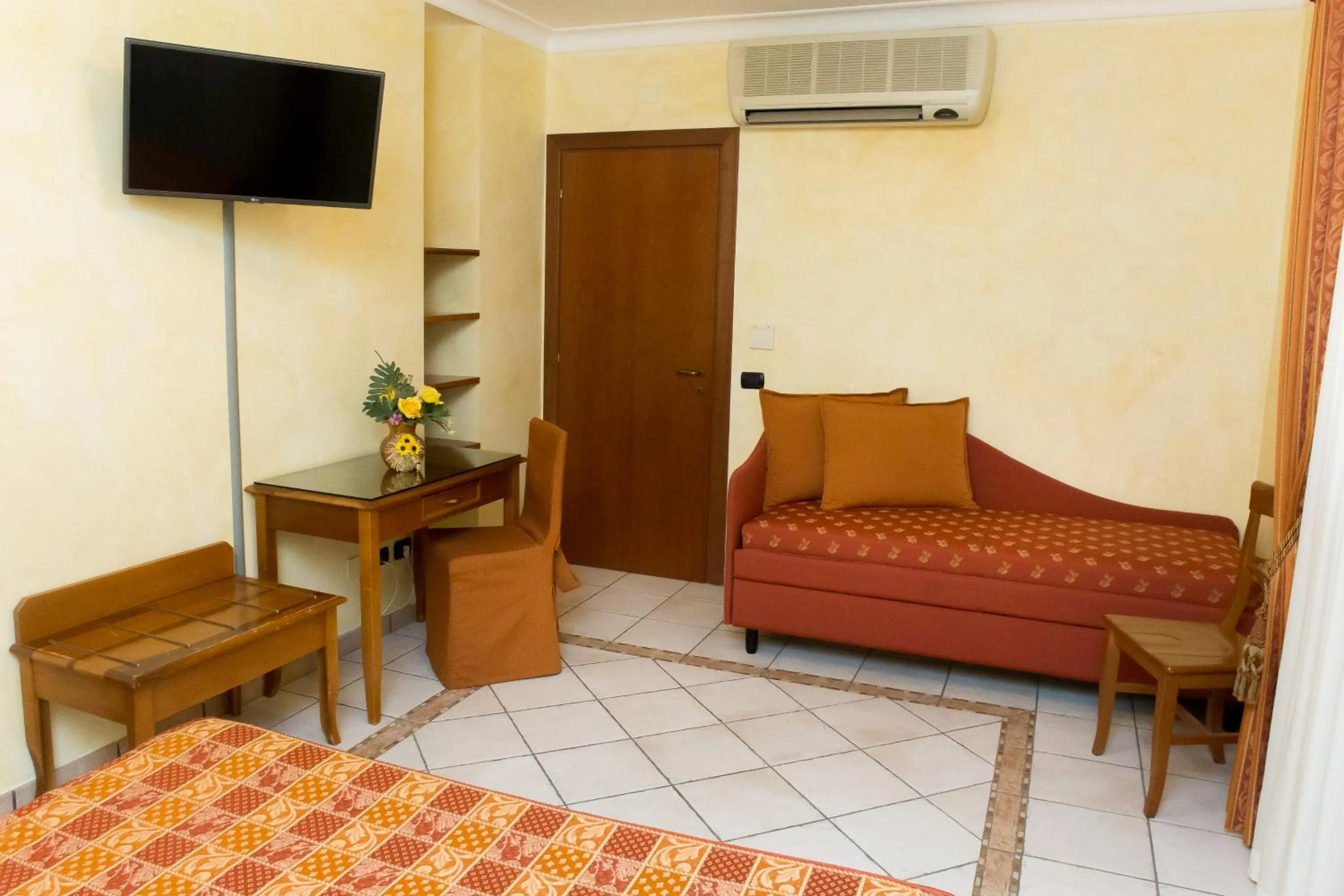 Area and facilities, Bed in Residence Alberghiero Eolie