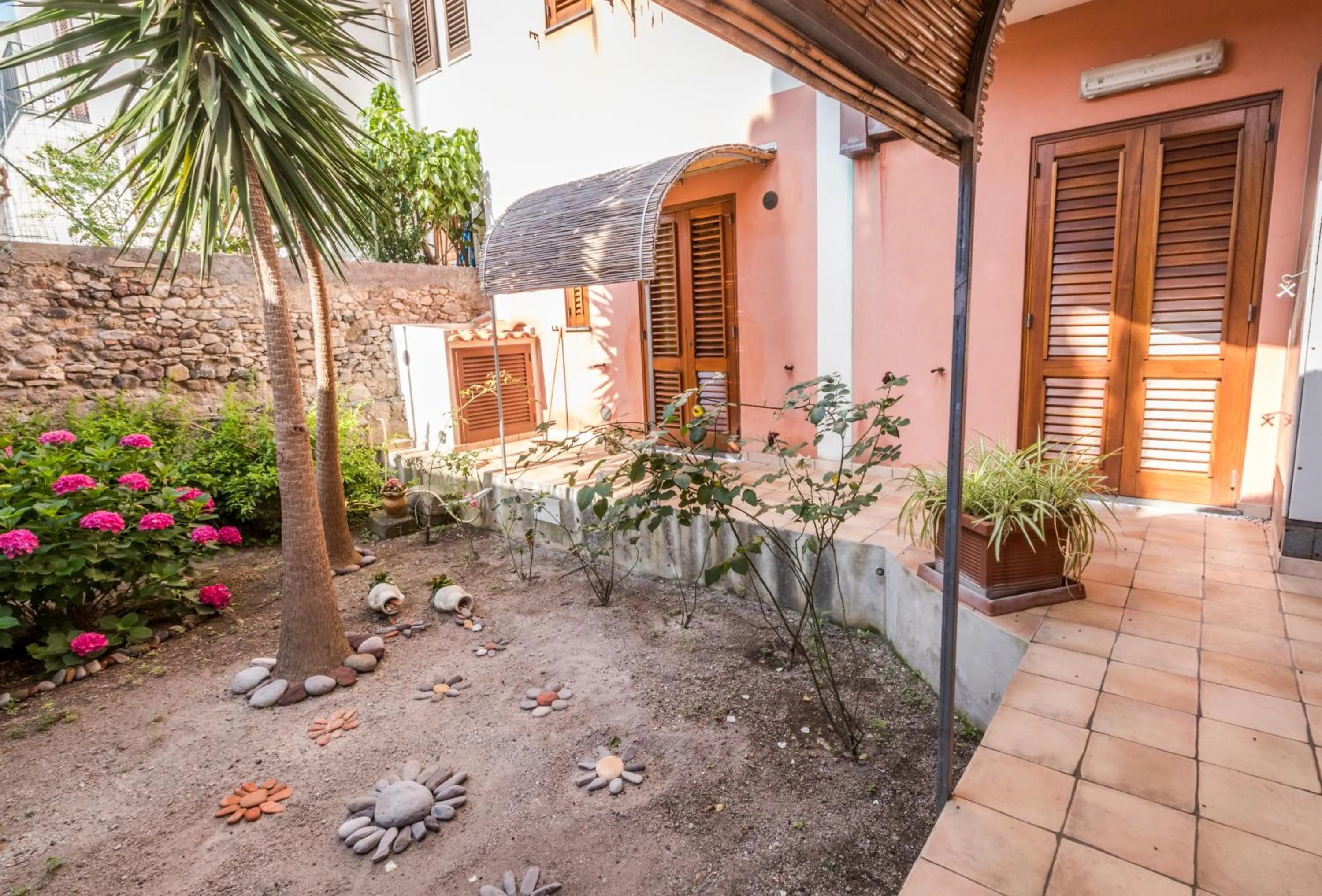 Patio in Residence Alberghiero Eolie