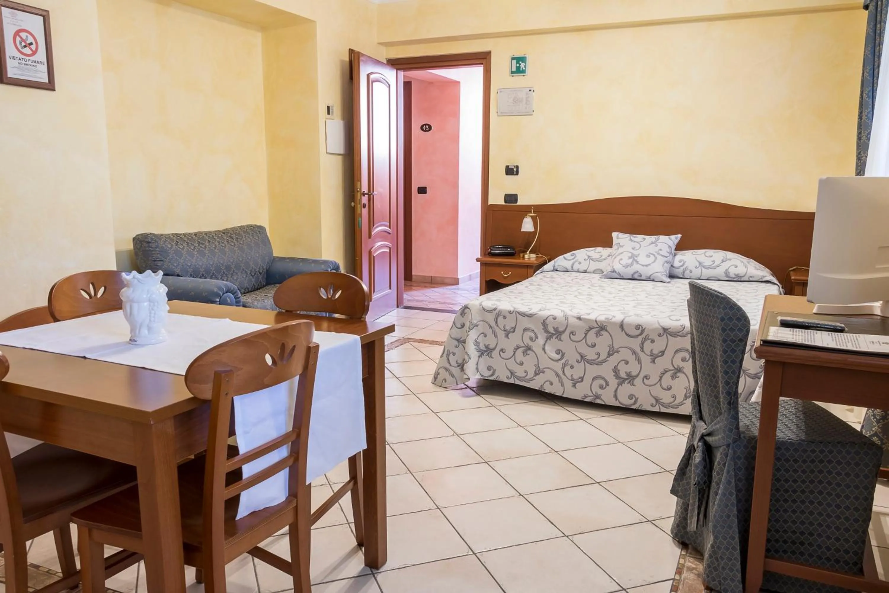 Photo of the whole room, Bed in Residence Alberghiero Eolie