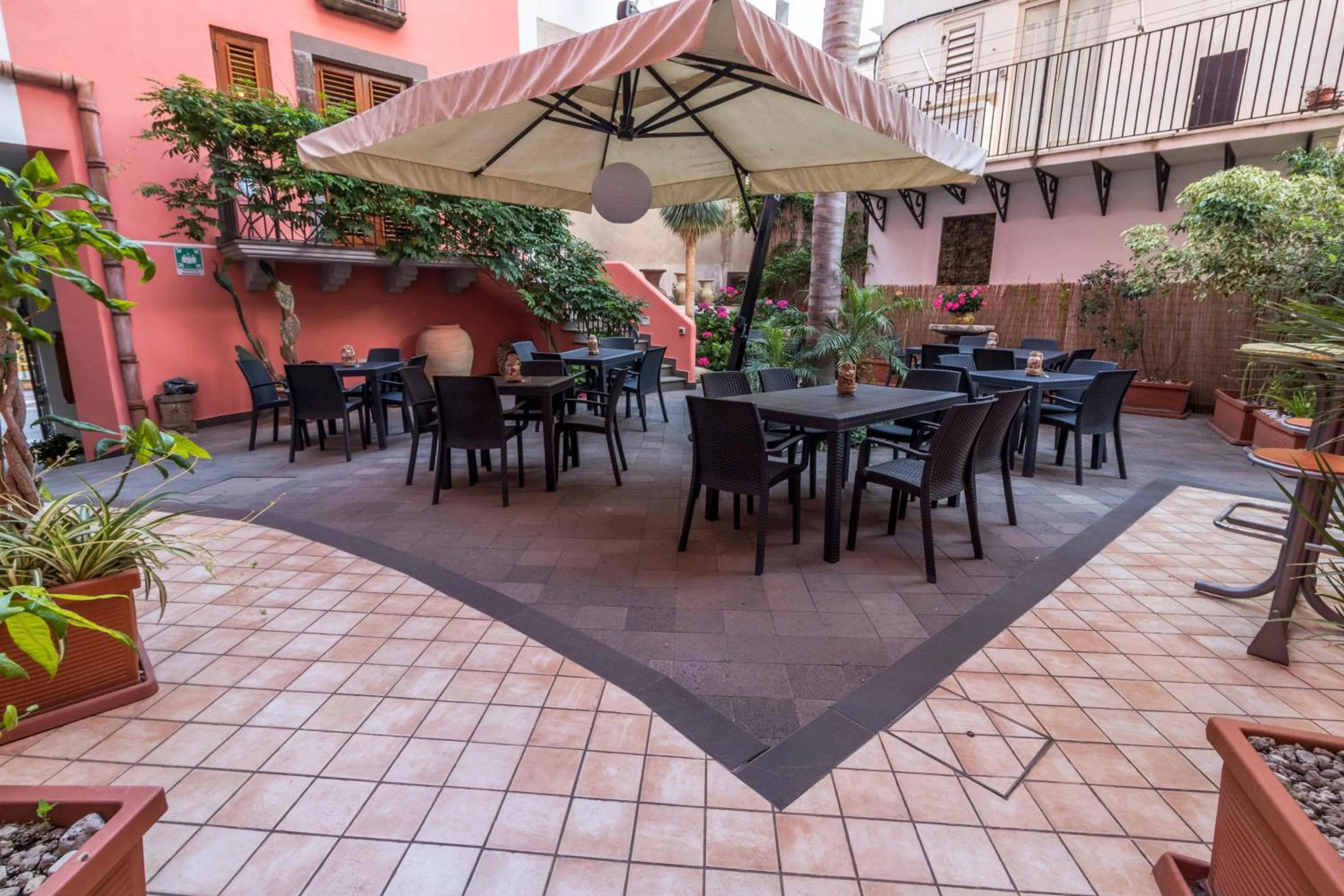 Patio in Residence Alberghiero Eolie