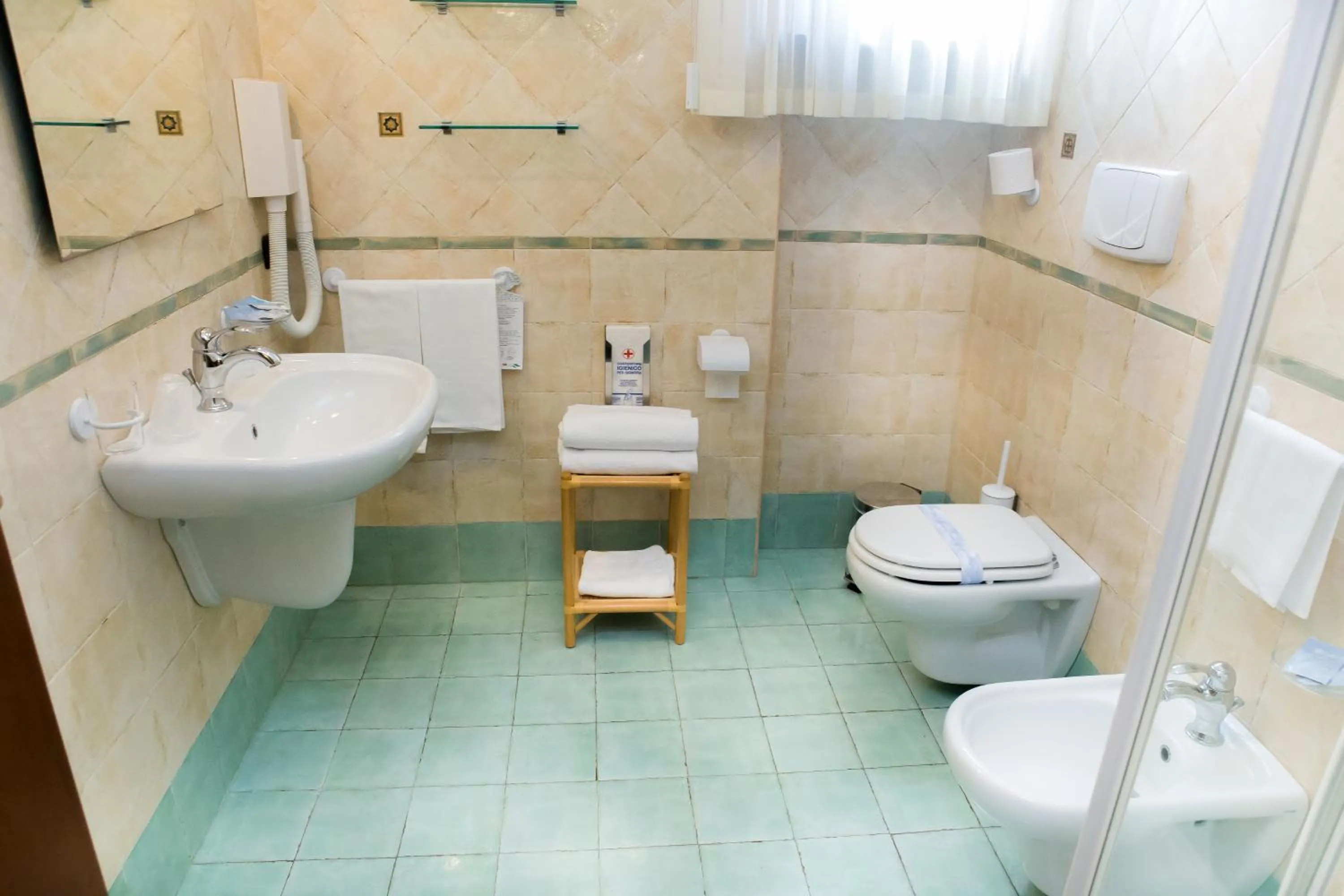 Shower in Residence Alberghiero Eolie