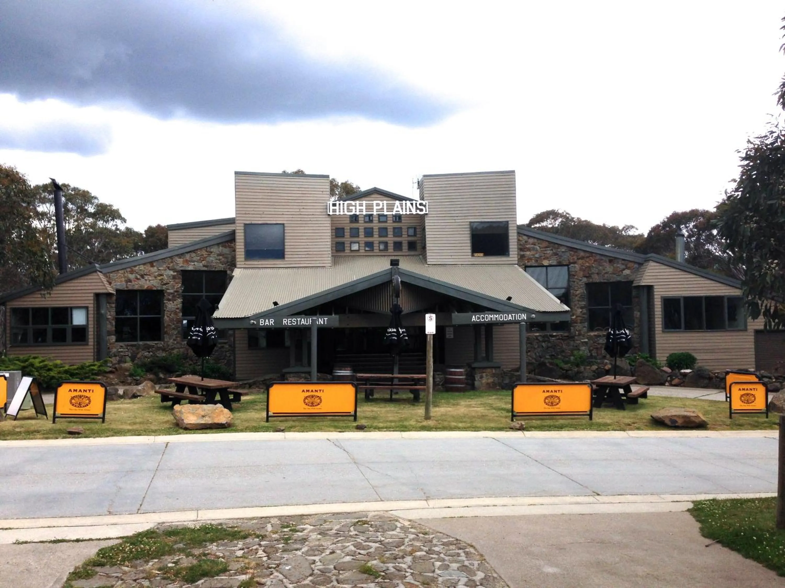 Restaurant/places to eat in Hotel High Plains