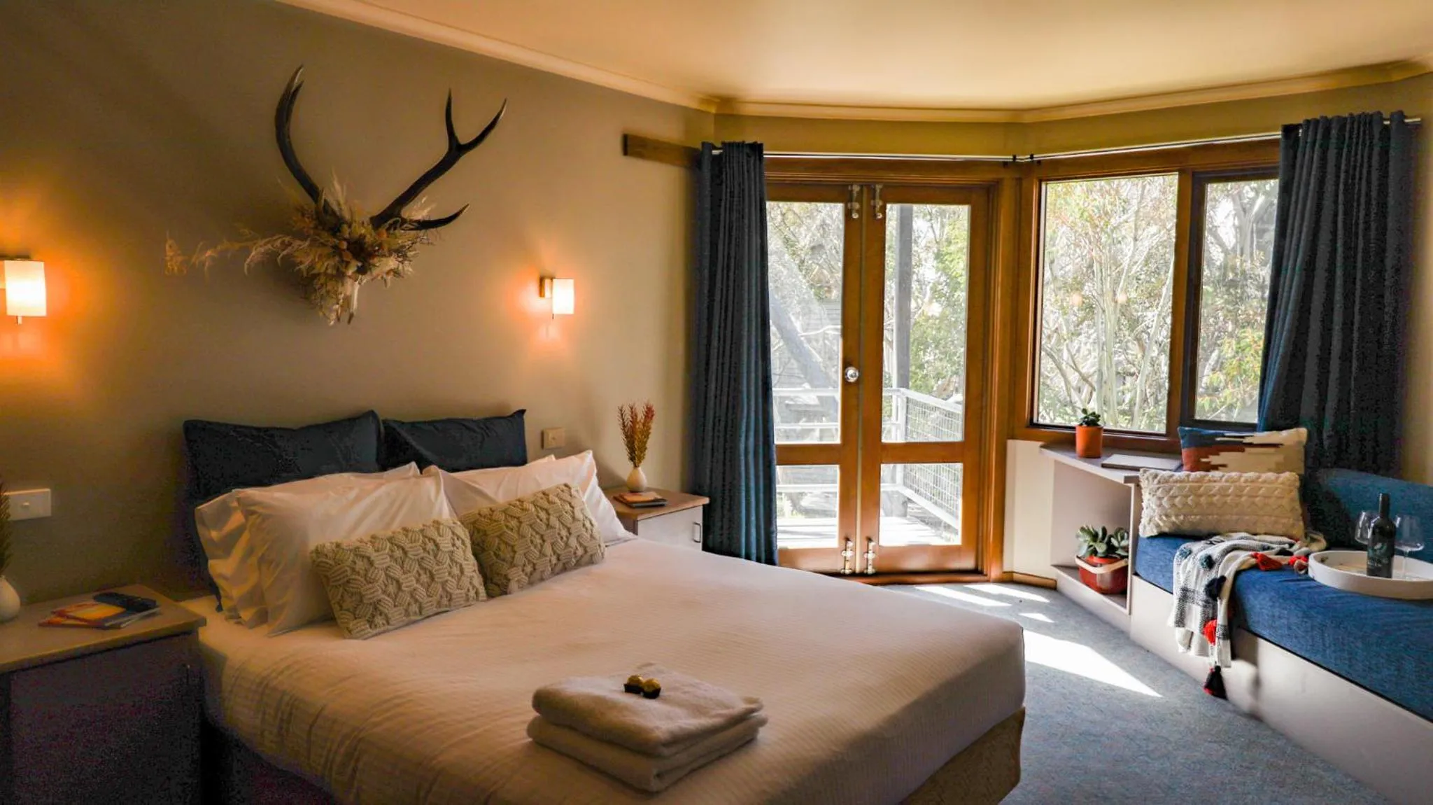 Photo of the whole room, Bed in Hotel High Plains