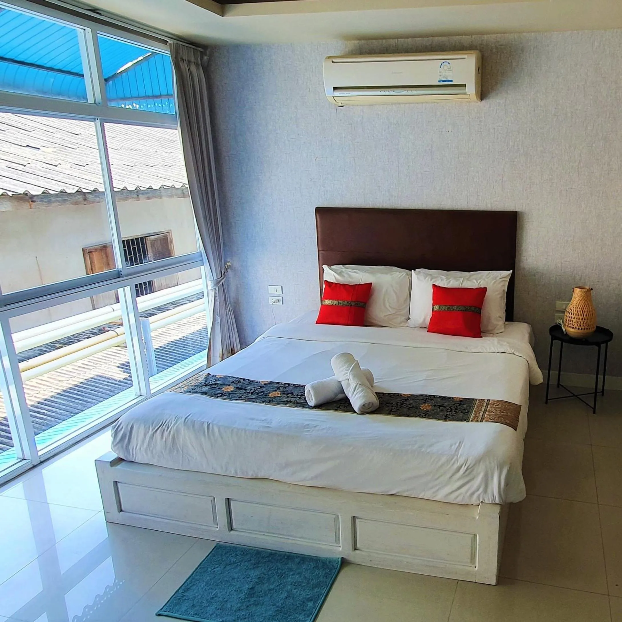 Bed in Lenny's Koh Samui