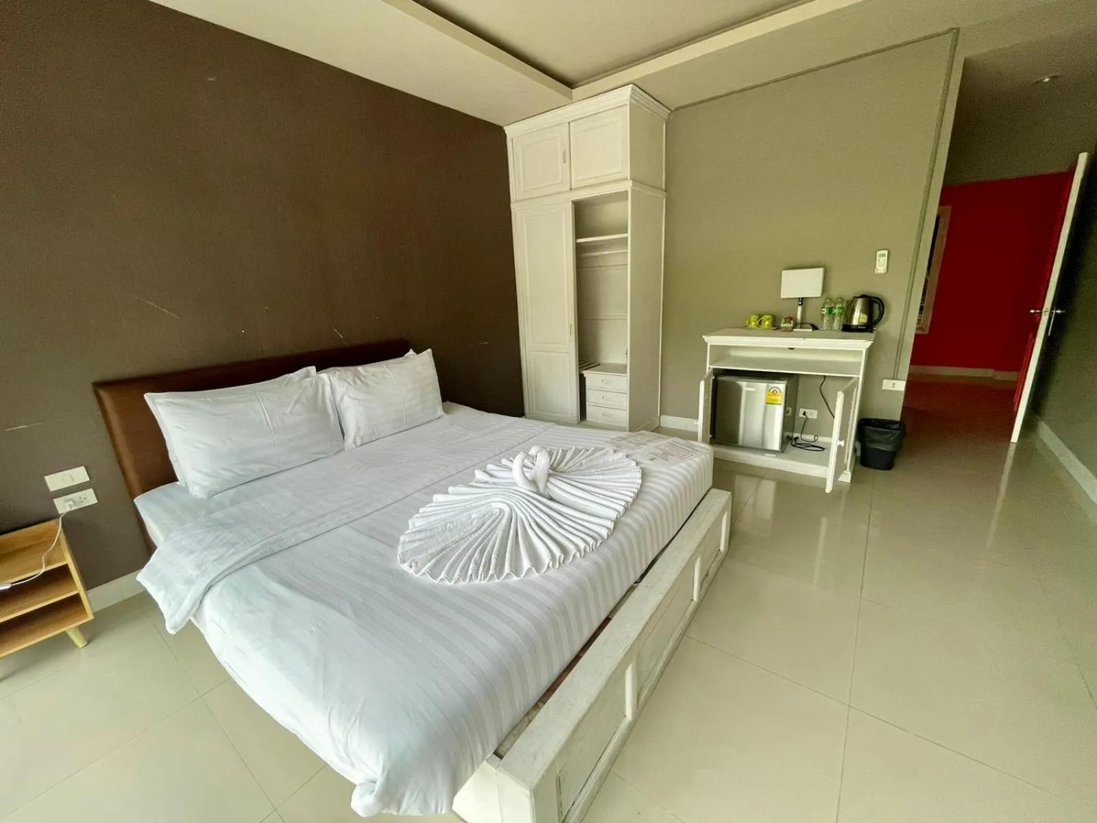 Bed in Lenny's Koh Samui