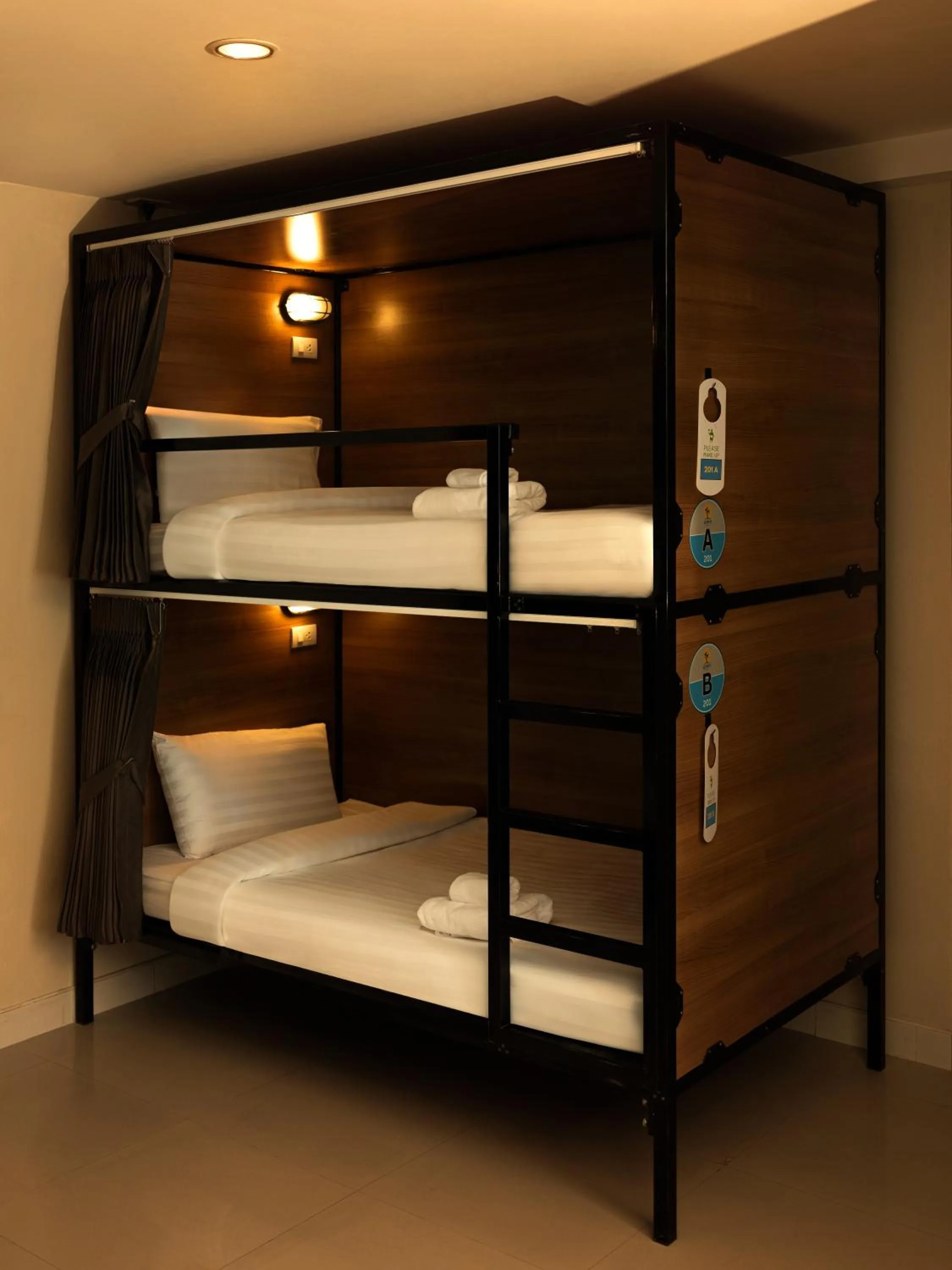 Bed in Lenny's Koh Samui