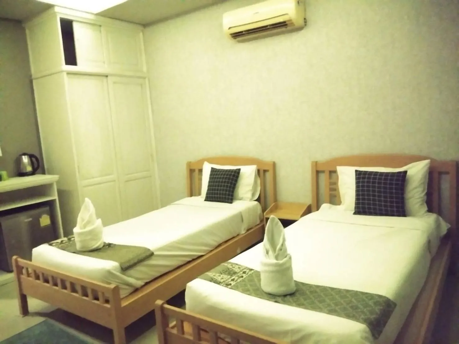 Bed in Lenny's Koh Samui