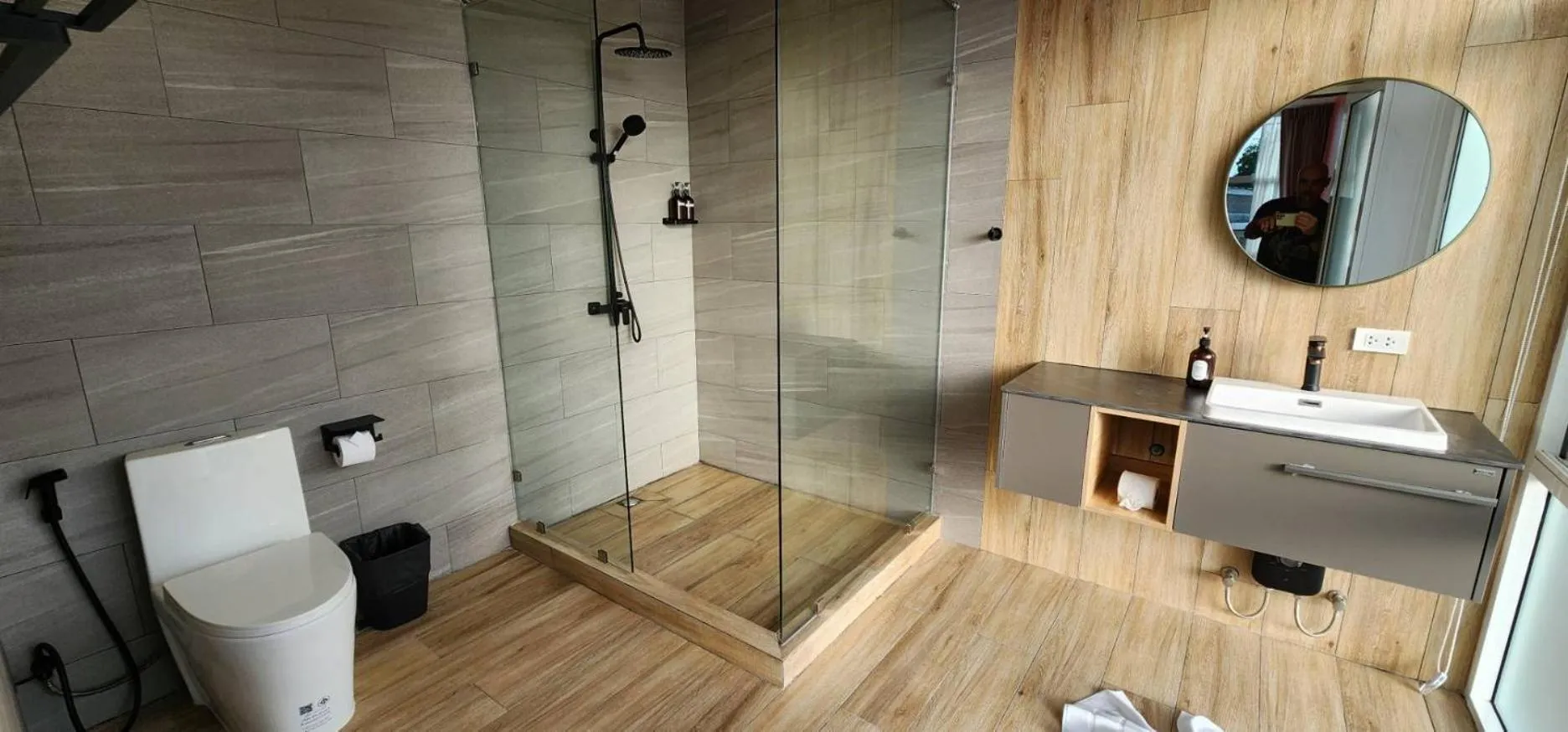 Shower in Lenny's Koh Samui