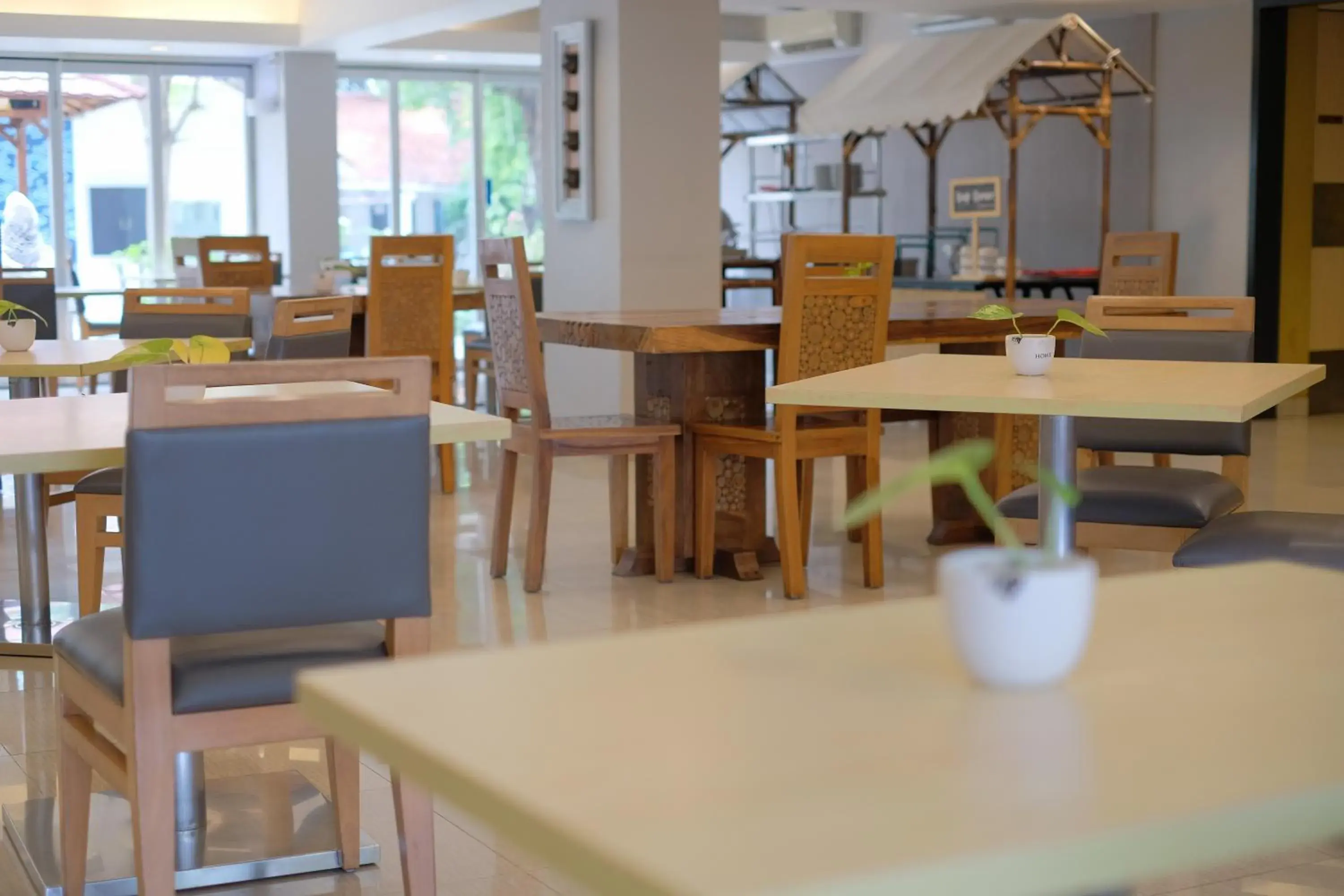 Restaurant/places to eat in Metland Hotel Cirebon Restaurant/places to eat in Metland Hotel Cirebon