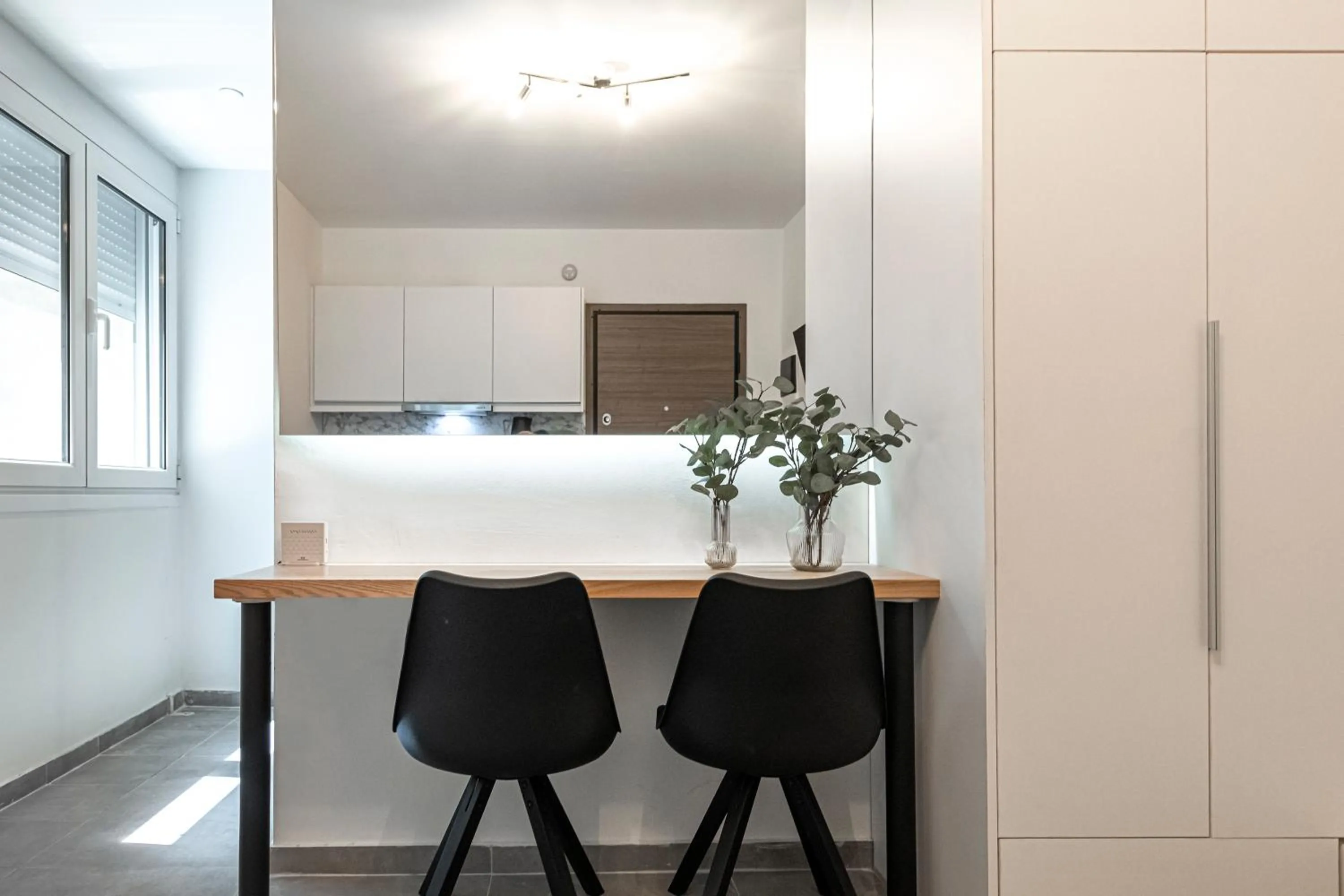 Phaedrus Living: City Center Executive Flat Stadiou