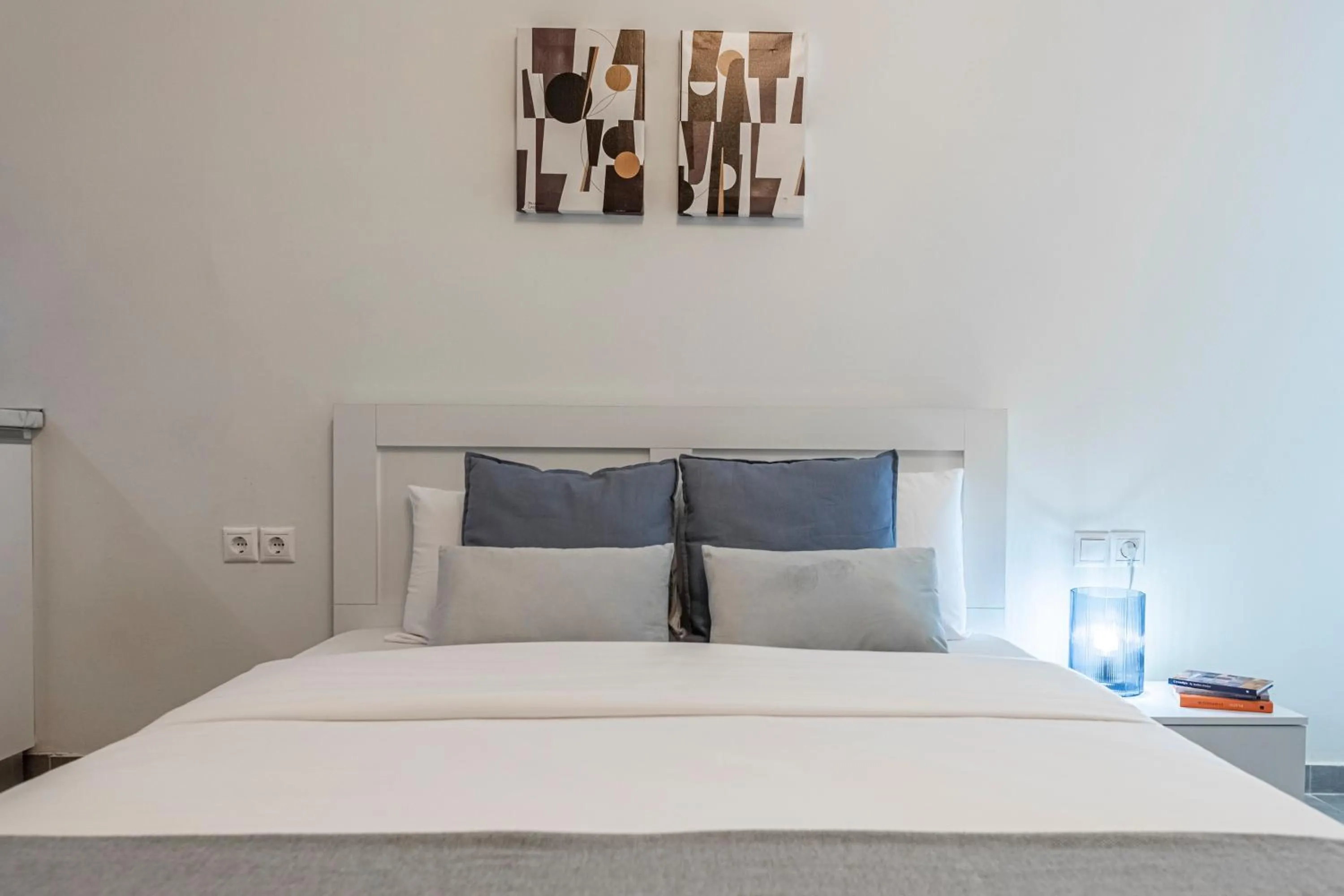 Phaedrus Living: City Center Executive Flat Stadiou