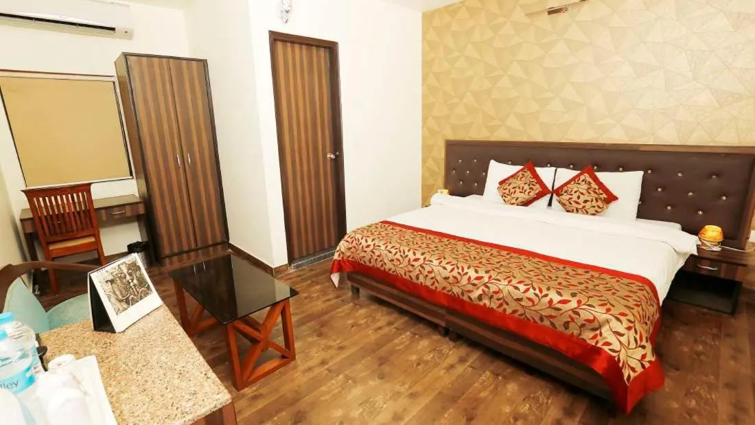 Superior Double or Twin Room - single occupancy in Pals Inn