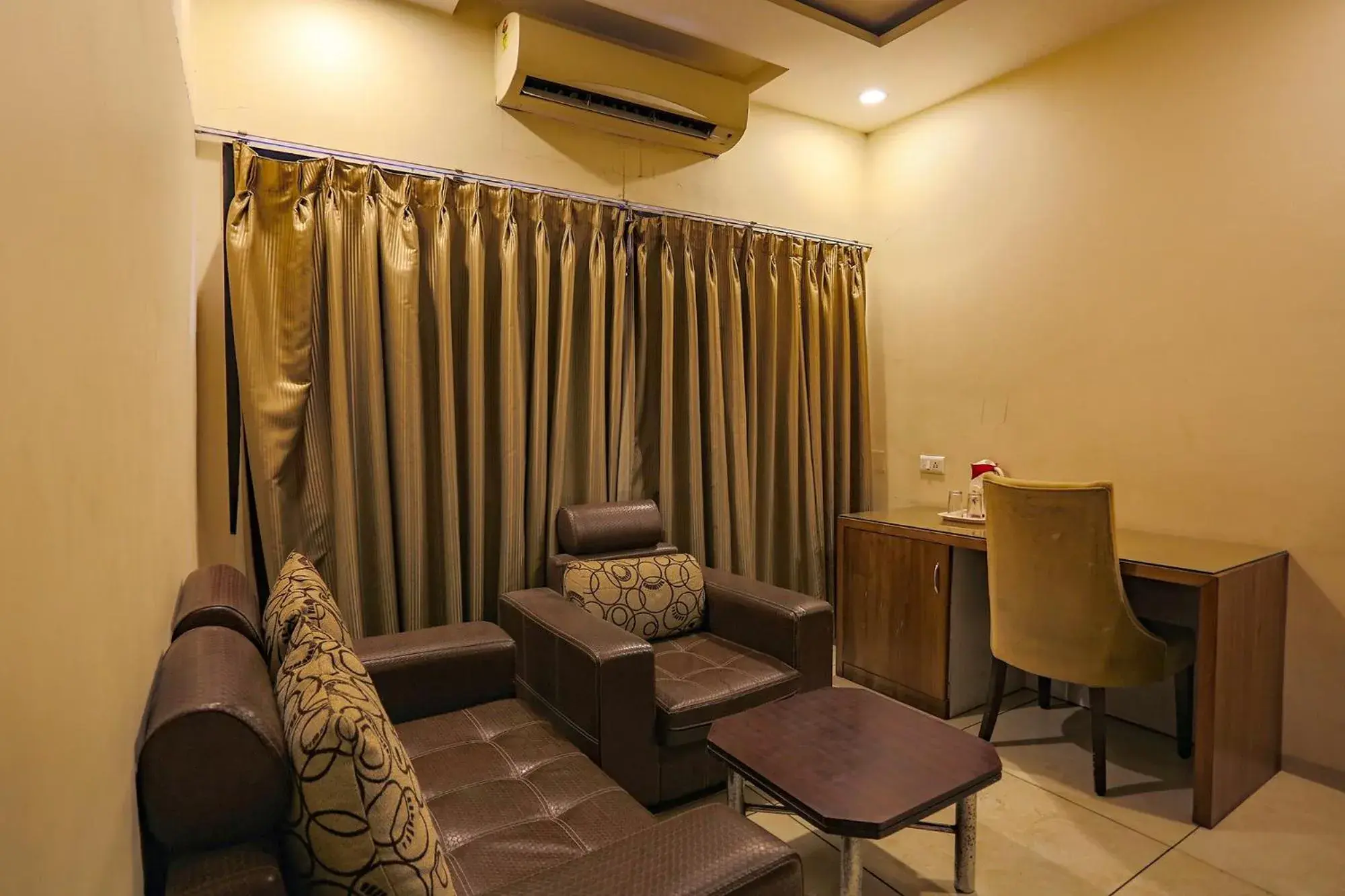 Living room in FabHotel Surya Living room in FabHotel Surya