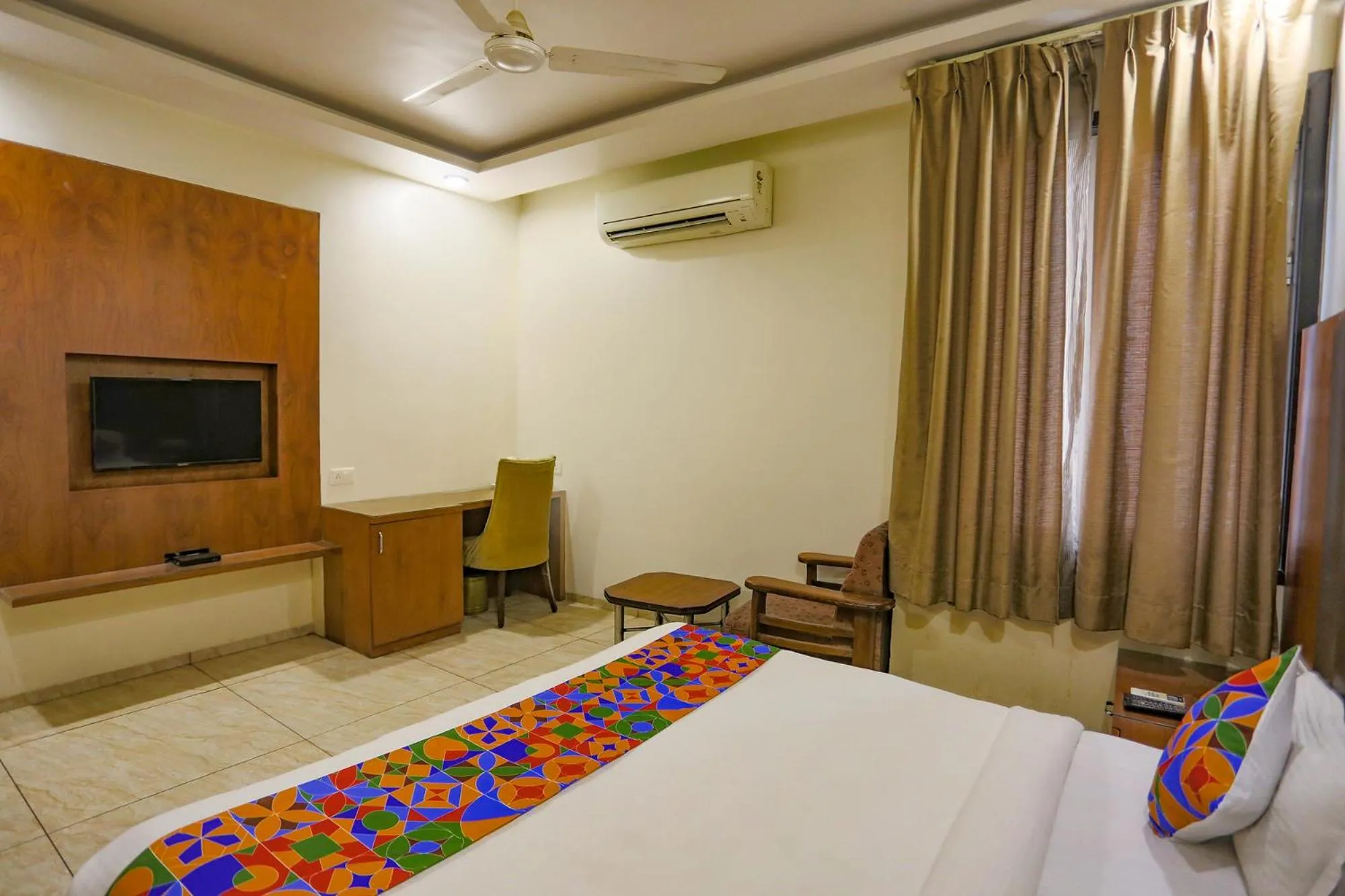 Bed in FabHotel Surya