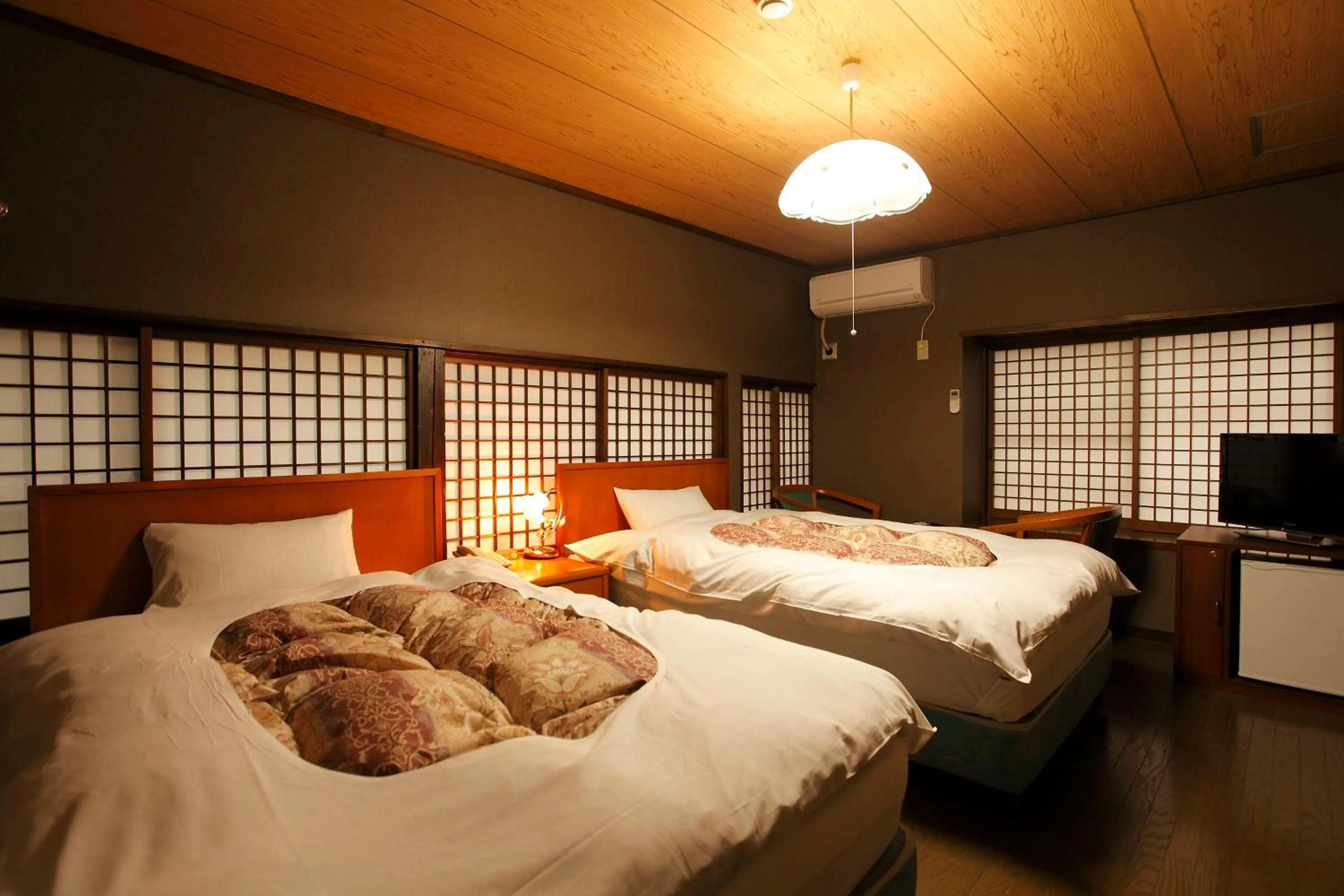 Photo of the whole room, Bed in Tagoto