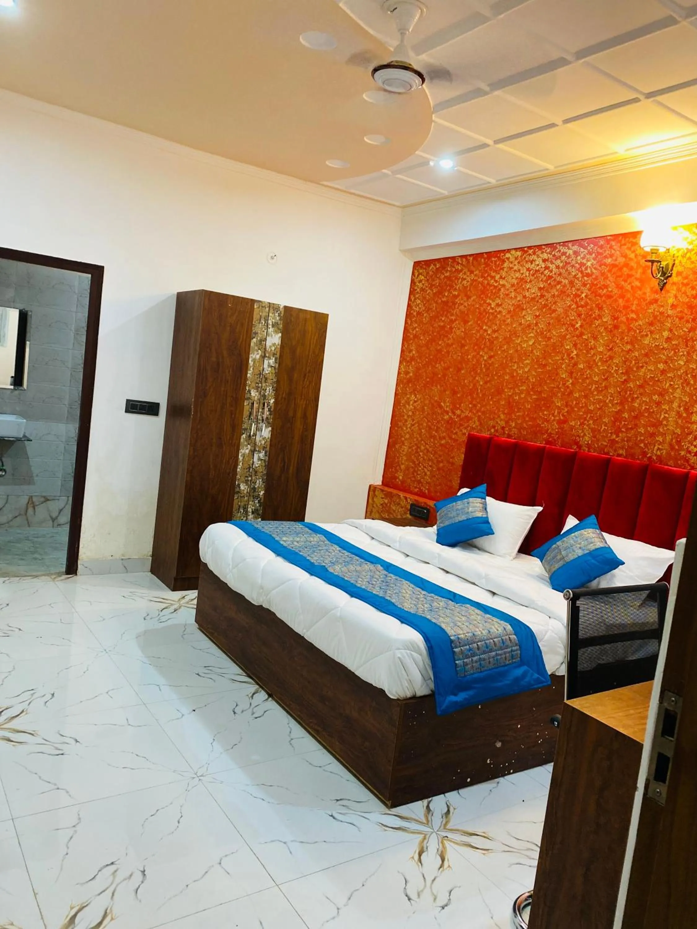 Photo of the whole room in The horizon inn