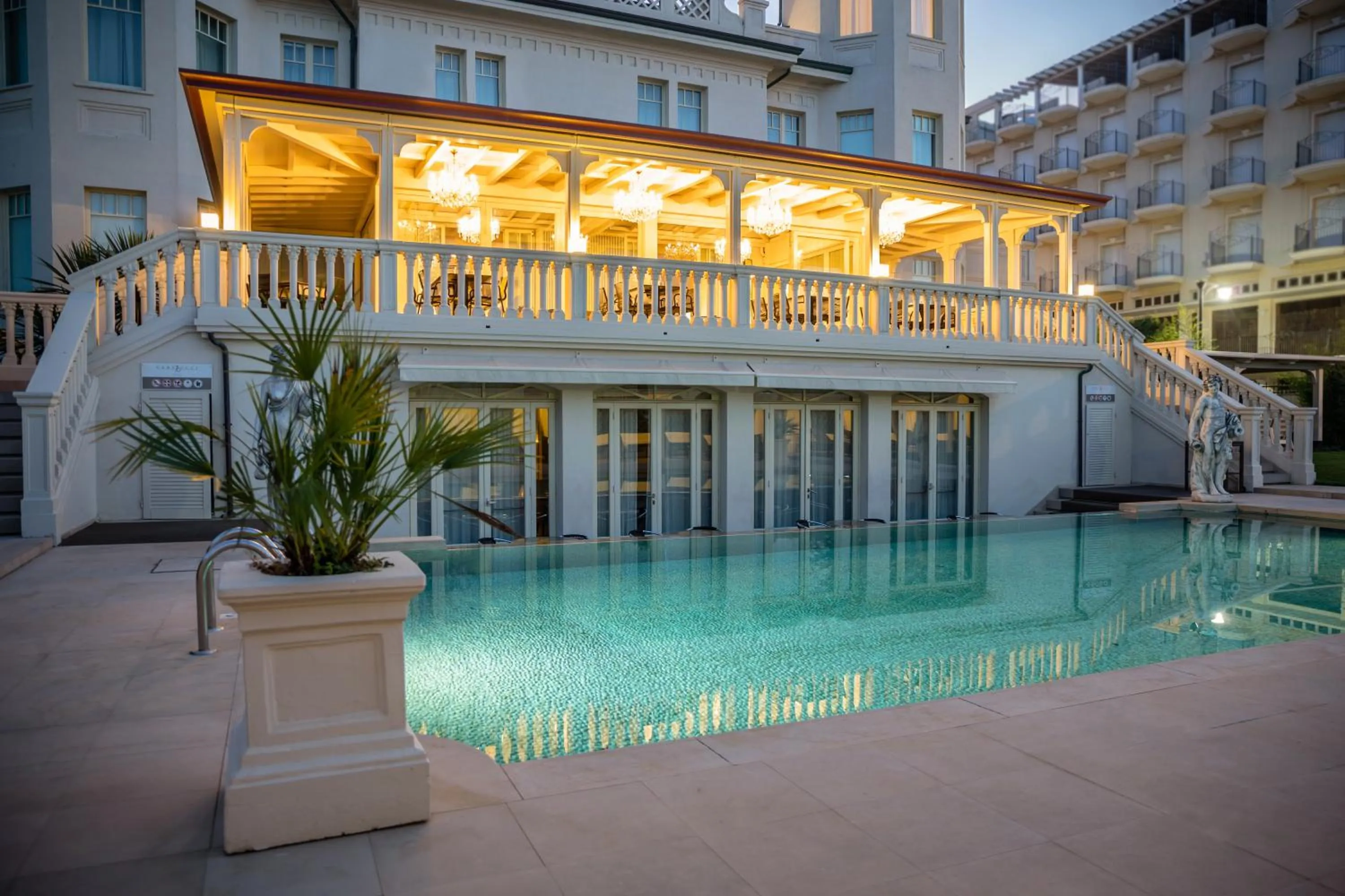 Property building in Hotel Carducci 76