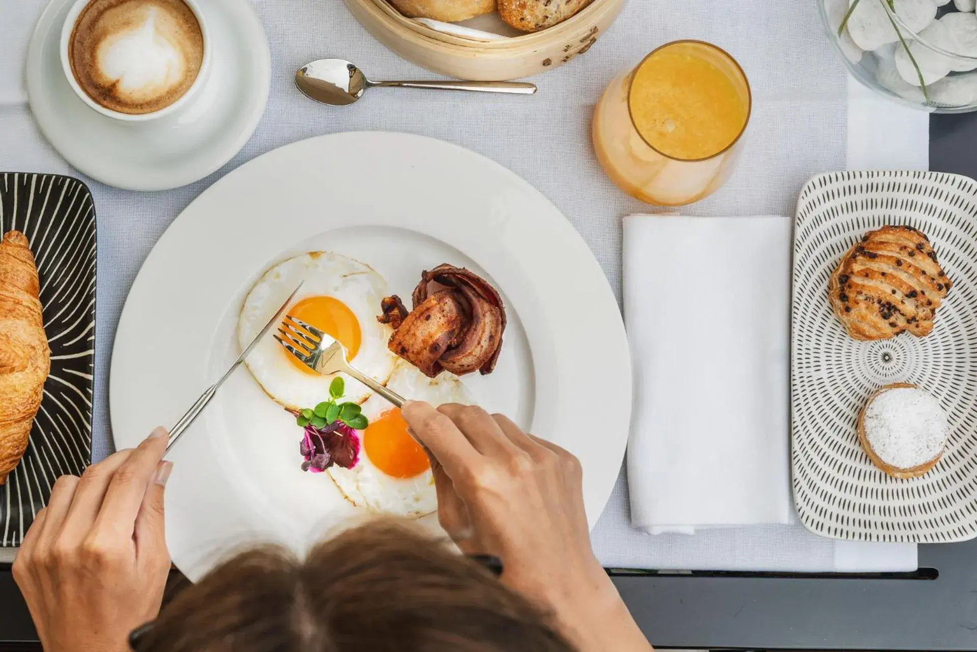 Breakfast in Hotel Carducci 76