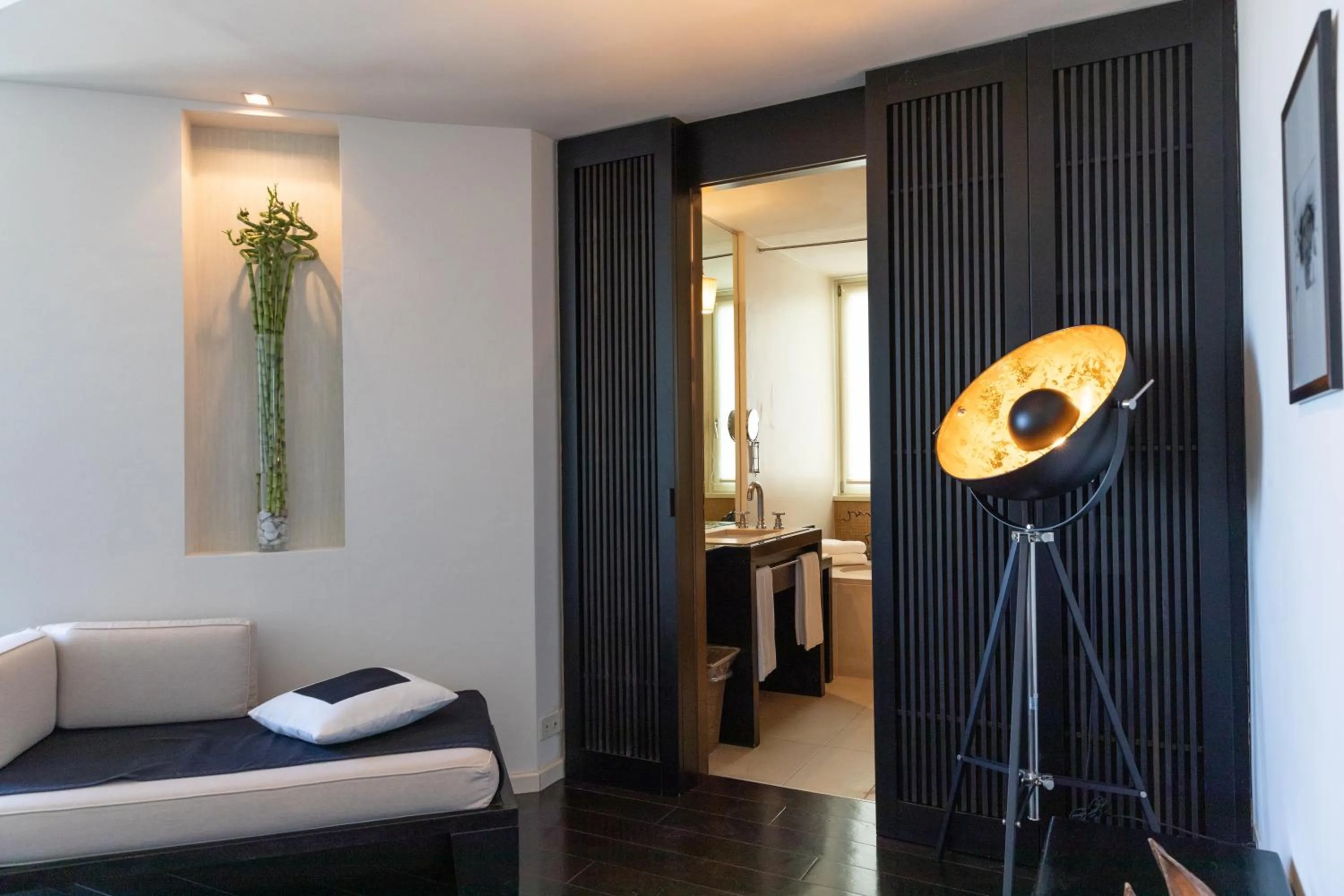 Bedroom in Hotel Carducci 76