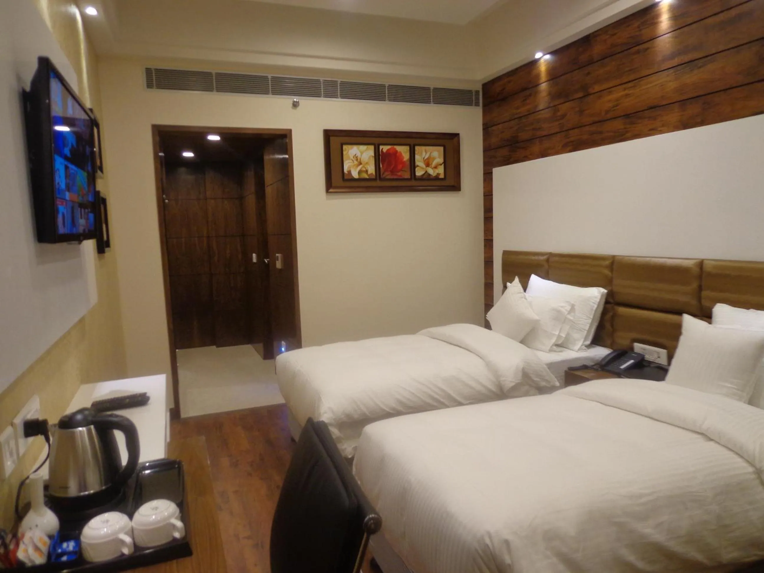 Facade/entrance, Bed in Hotel Taj Princess - Boutique Hotel