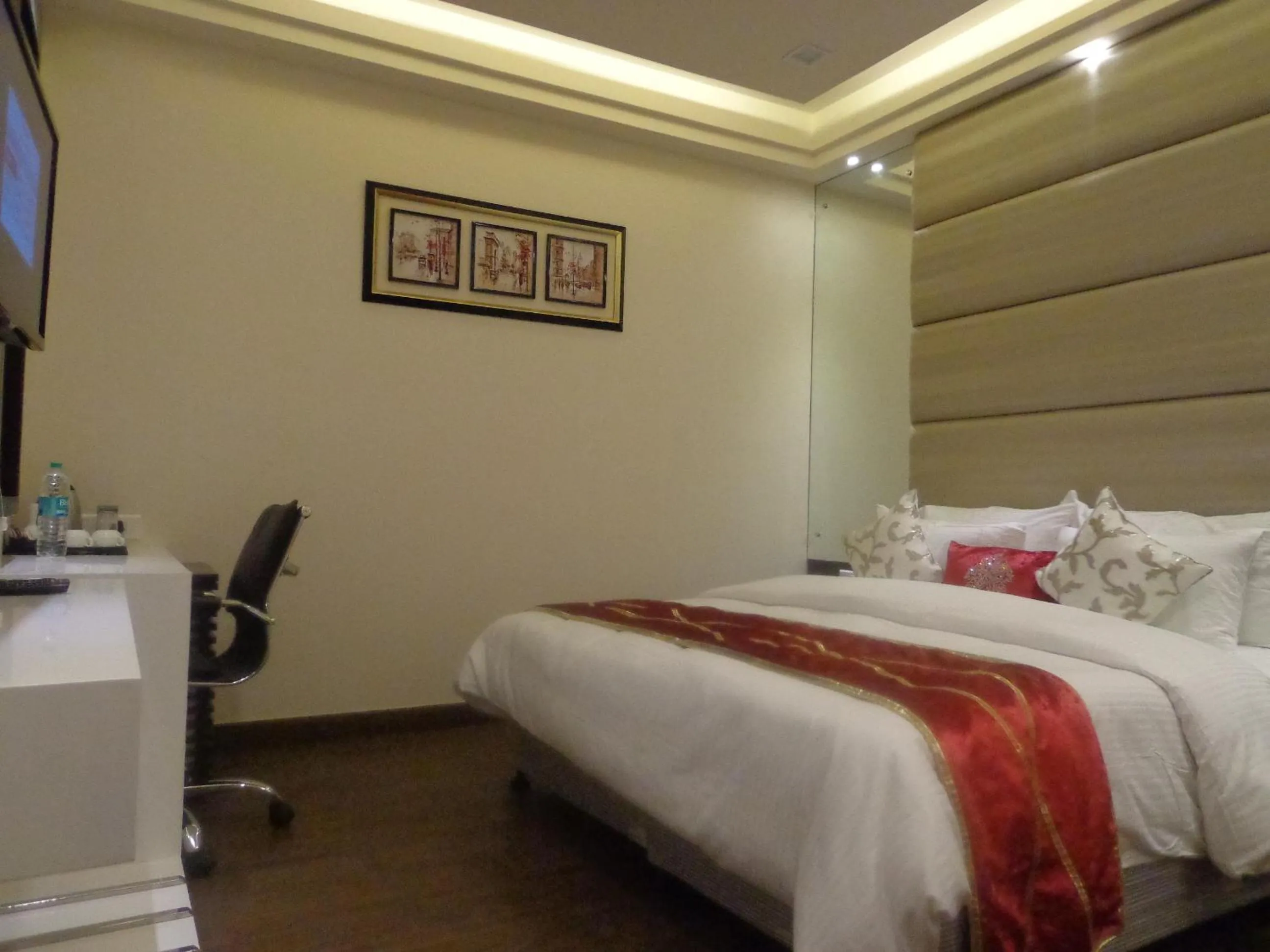 Bedroom, Bed in Hotel Taj Princess - Boutique Hotel