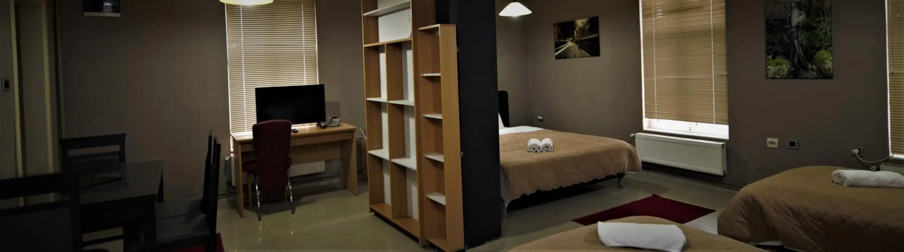 TV and multimedia, Bed in Hotel Ambasador