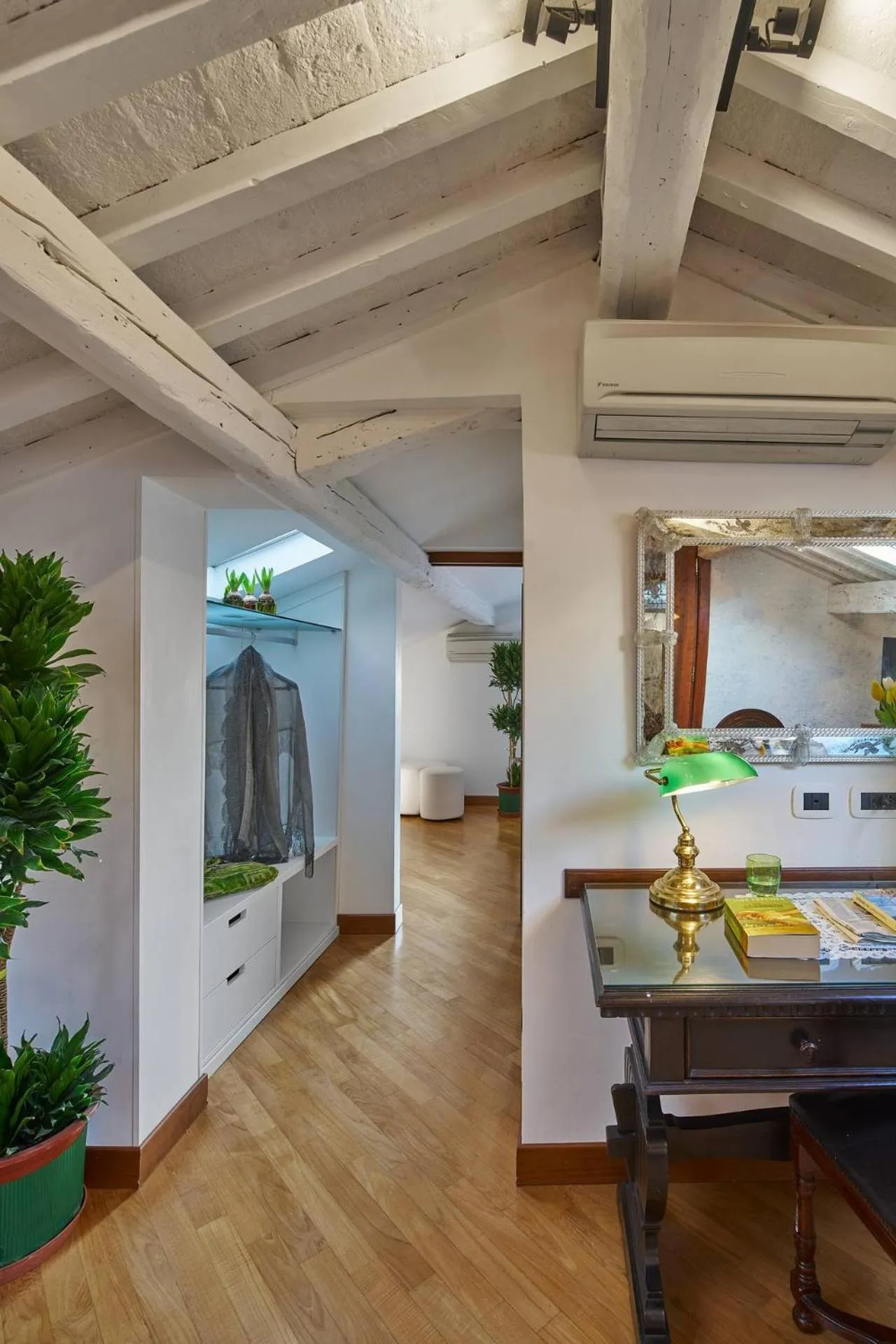 Photo of the whole room in UNAHOTELS Ala Venezia-Adults 16