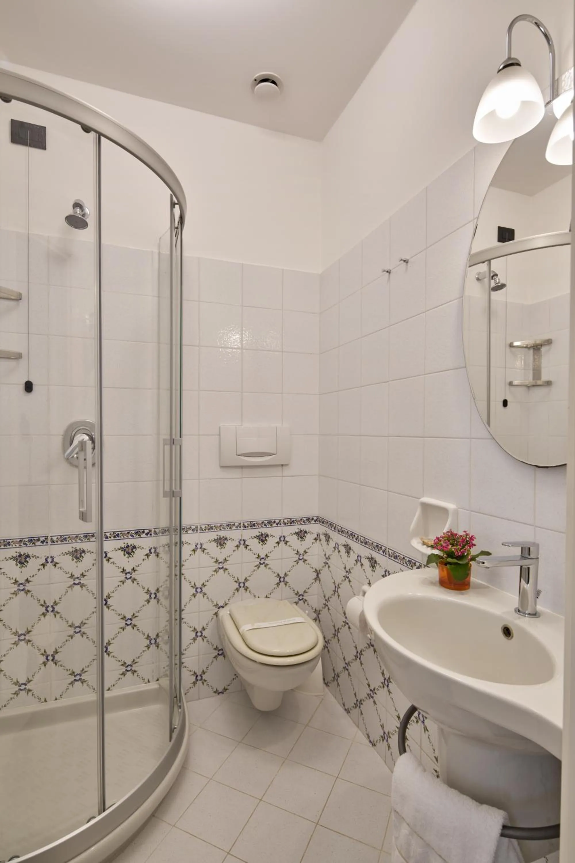 Bathroom in UNAHOTELS Ala Venezia-Adults 16