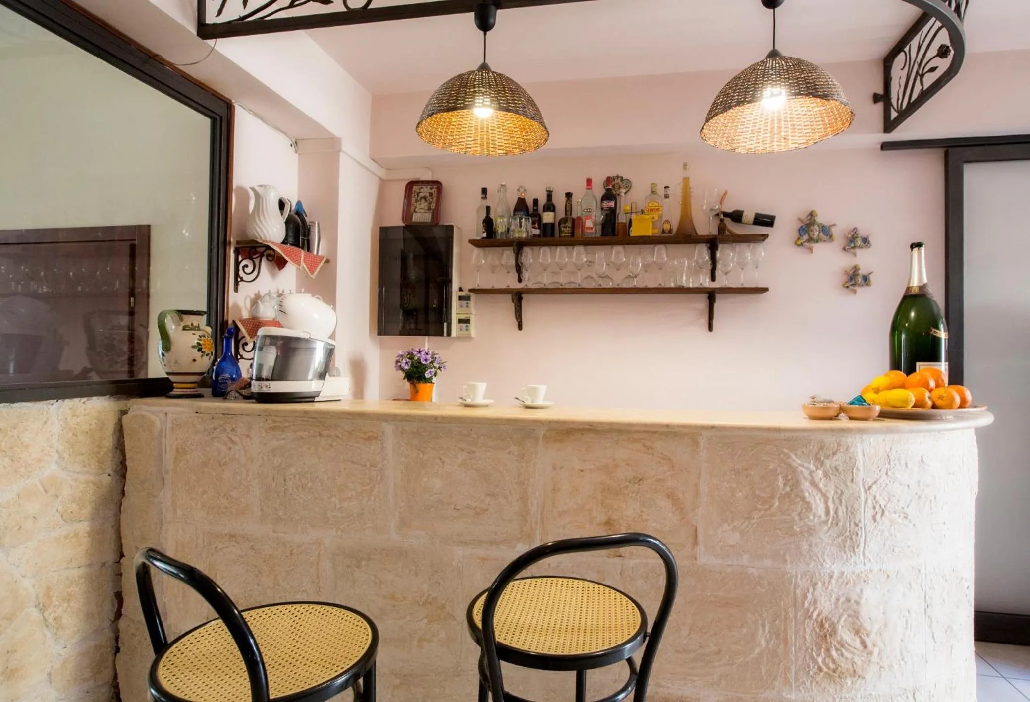 Lounge or bar in Sikania Suite