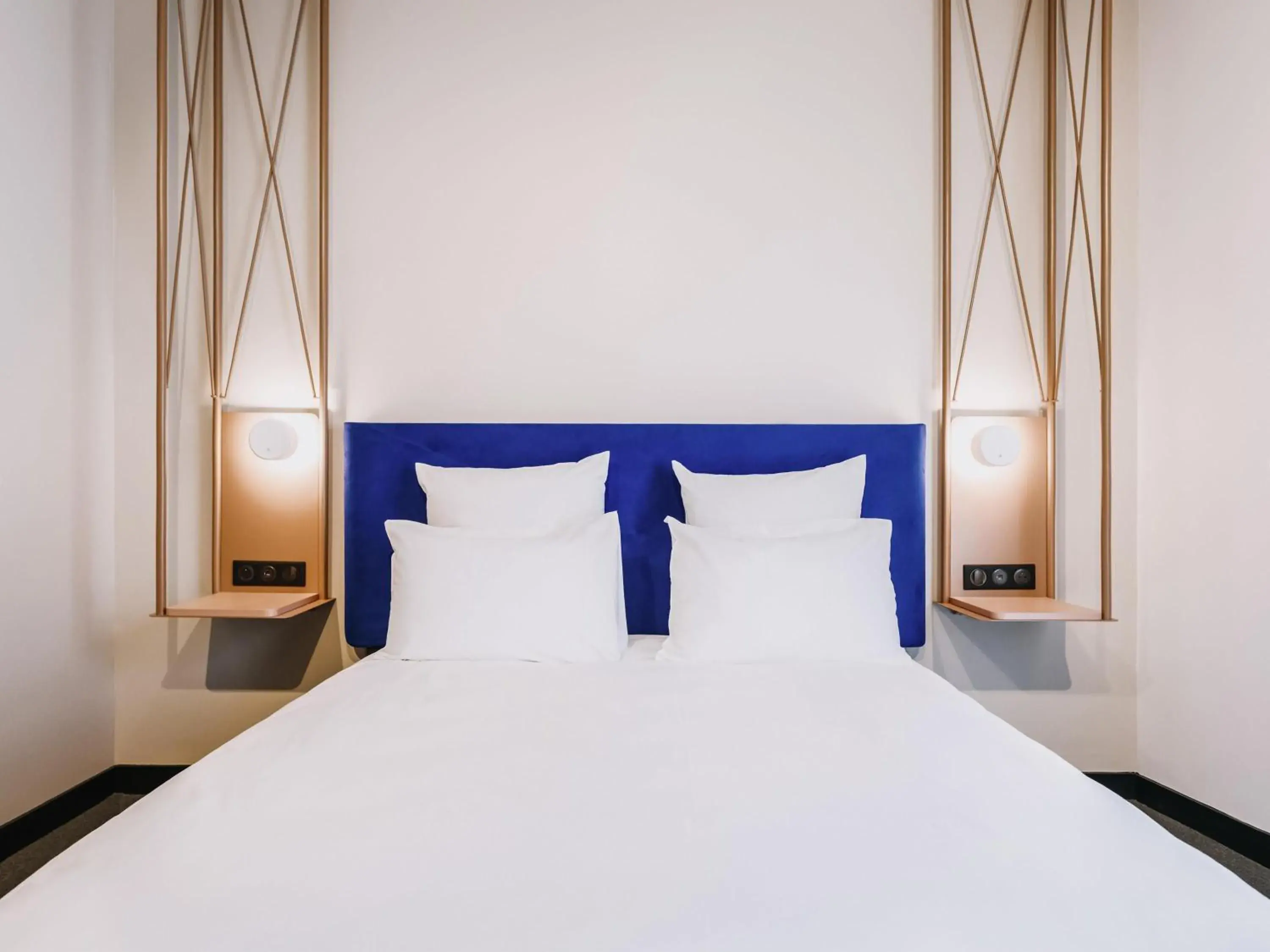 Bedroom, Bed in Mercure Brest Centre Port Bedroom, Bed in Mercure Brest Centre Port