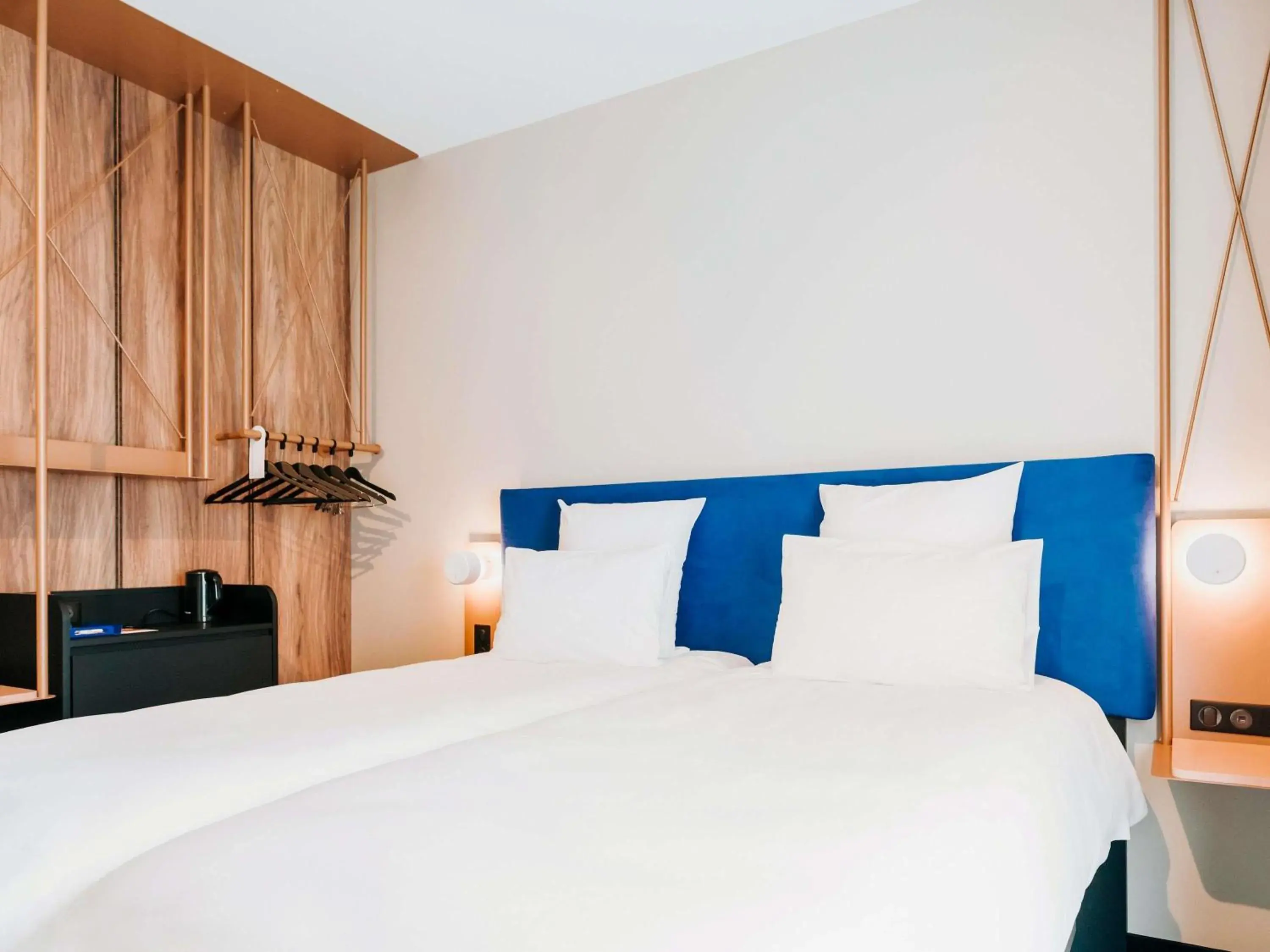 Bedroom, Bed in Mercure Brest Centre Port Bedroom, Bed in Mercure Brest Centre Port