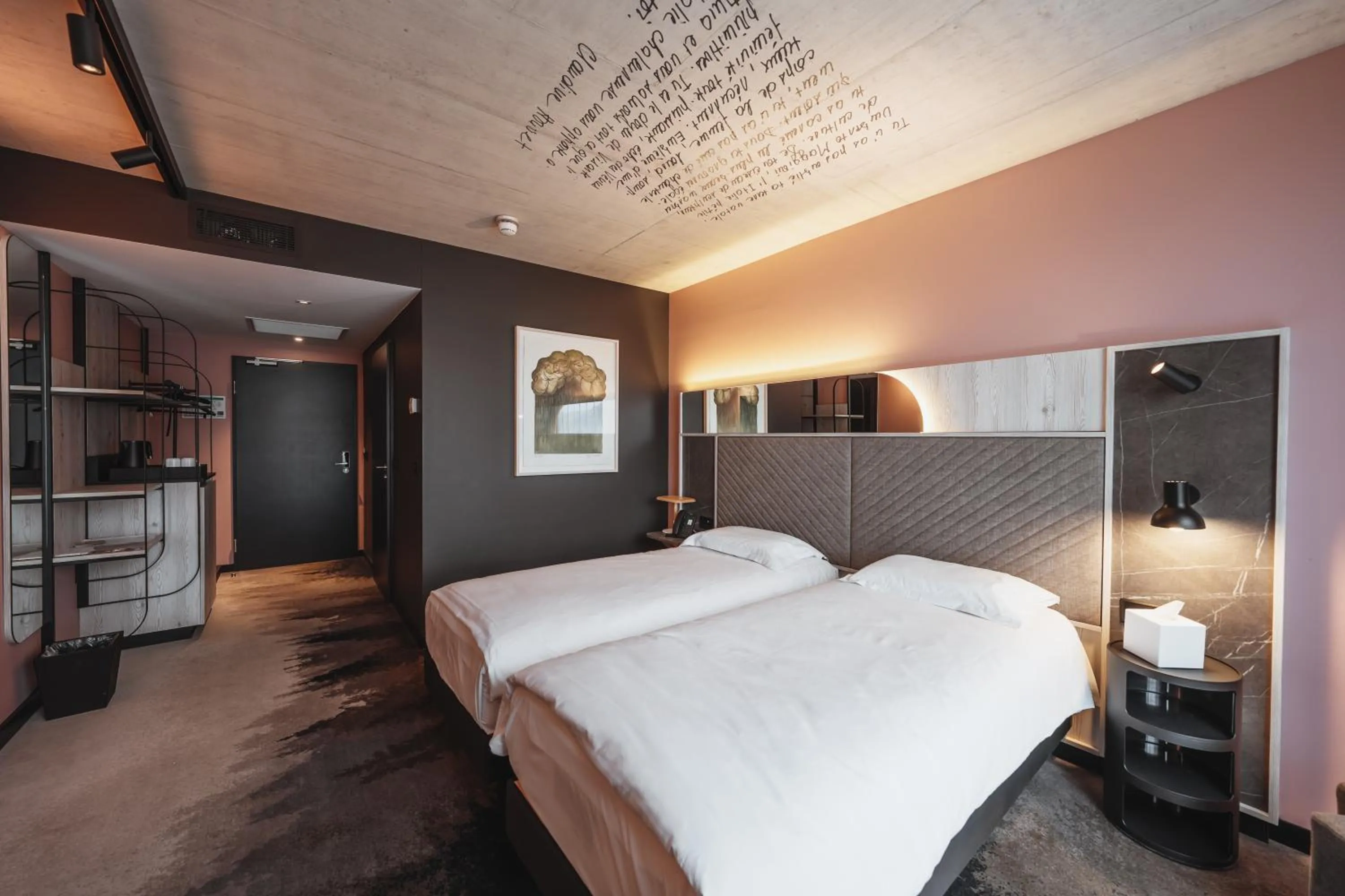 Bedroom, Bed in Mercure Hotel Delémont